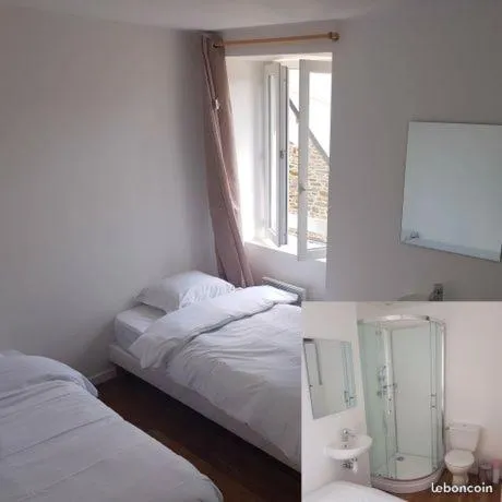 Bed in CHAMBRES / BEDROOM