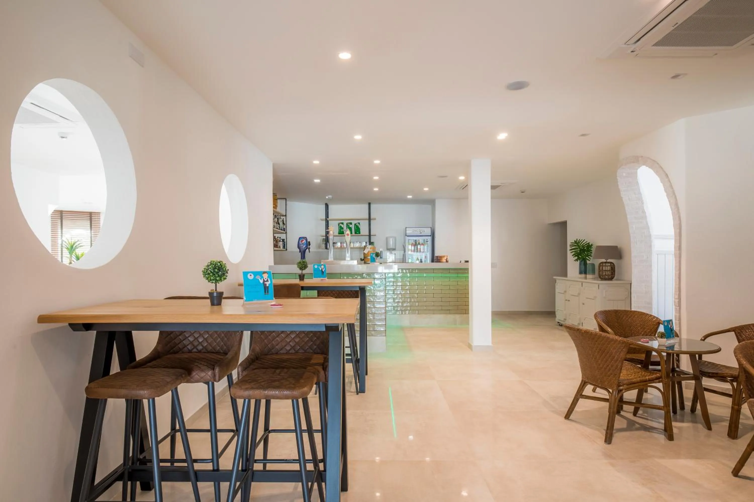 Lounge or bar in Ancora Park - Sunplace Hotels & Resorts