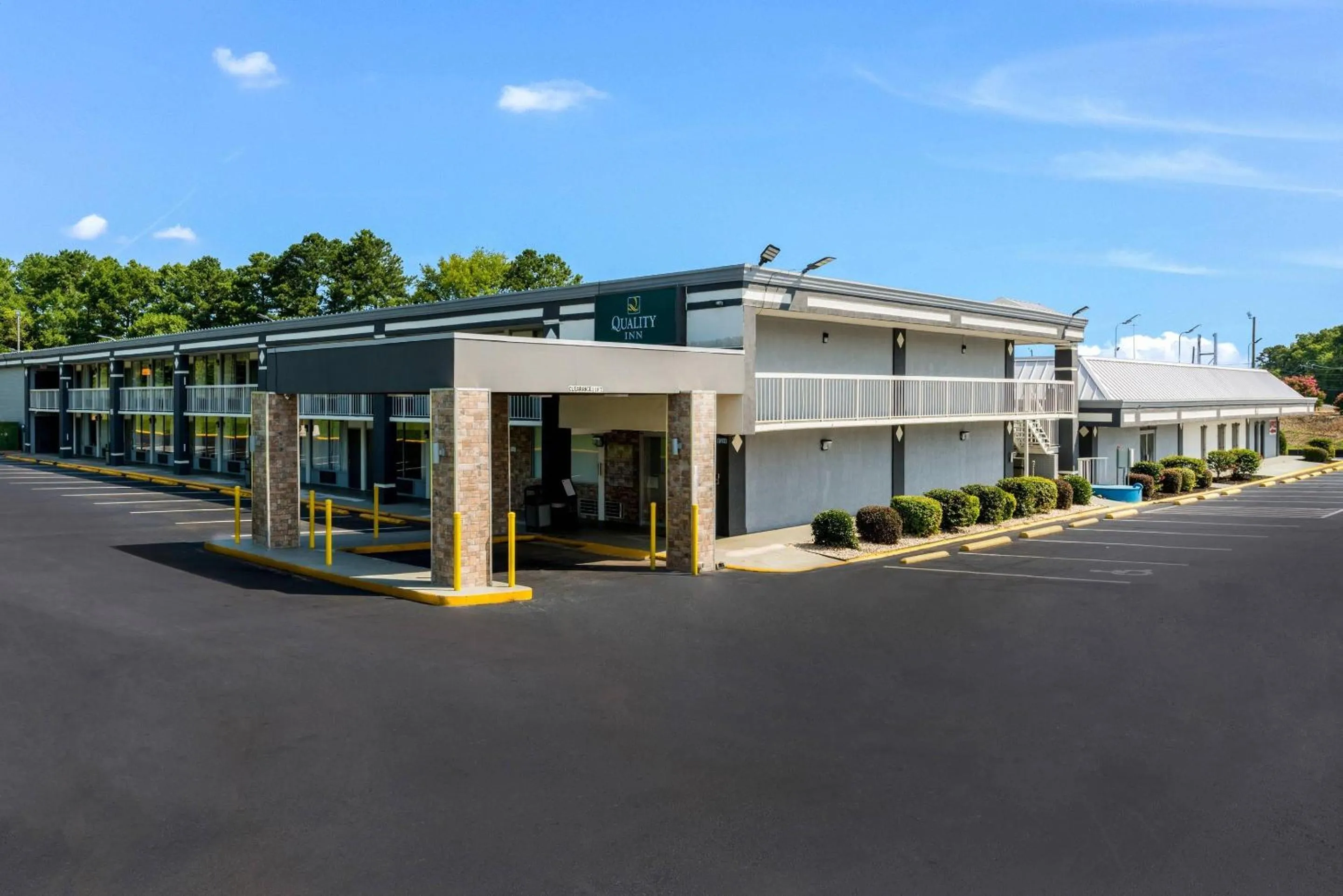 Property building in Quality Inn Concord Kannapolis