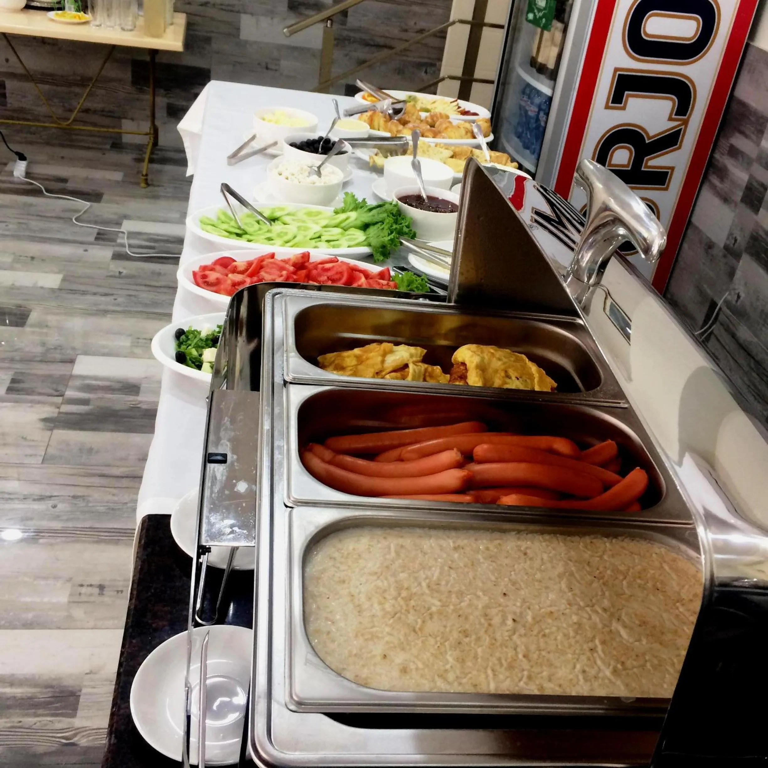 Restaurant/places to eat in Hotel Aristocrat Batumi