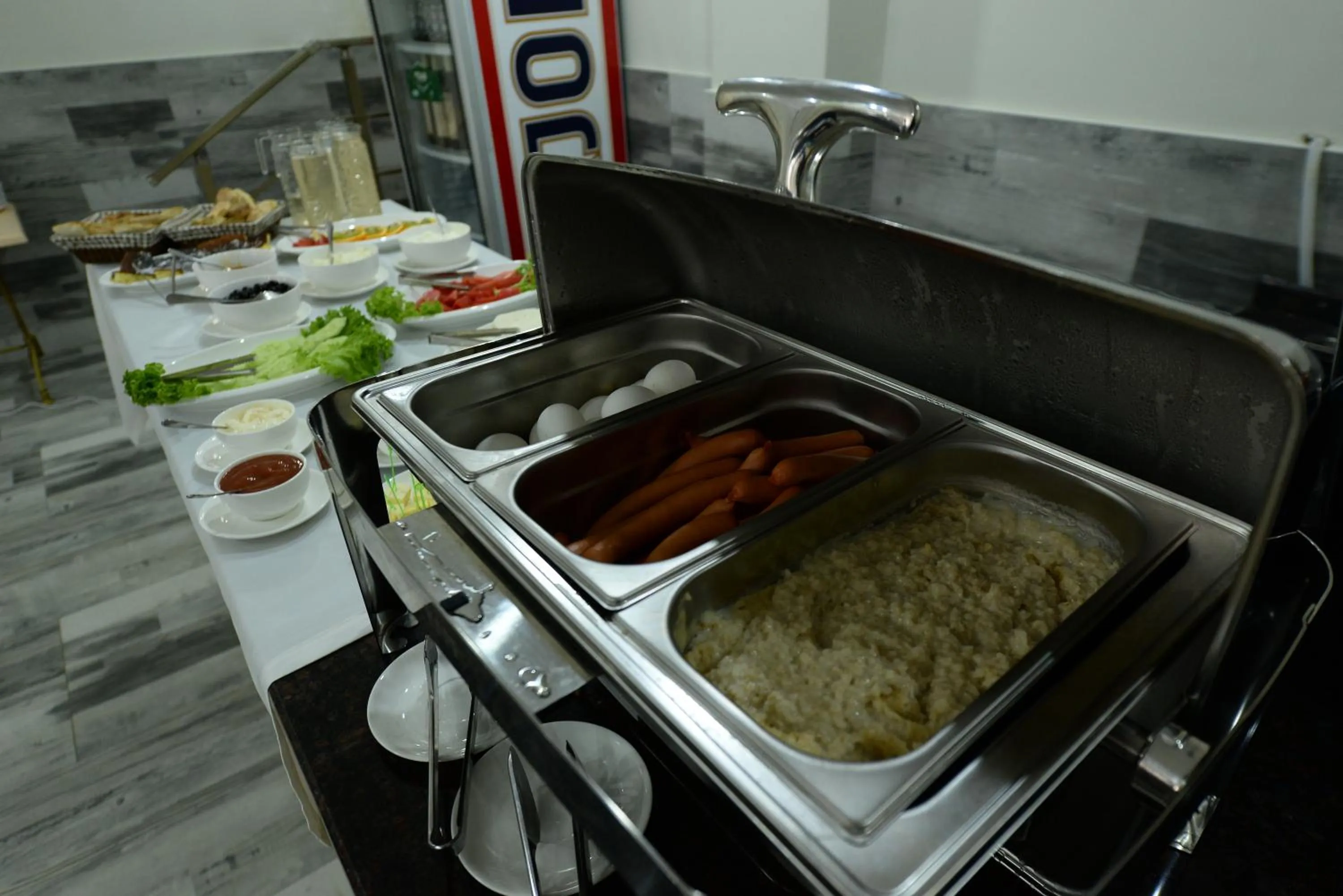 Restaurant/places to eat in Hotel Aristocrat Batumi