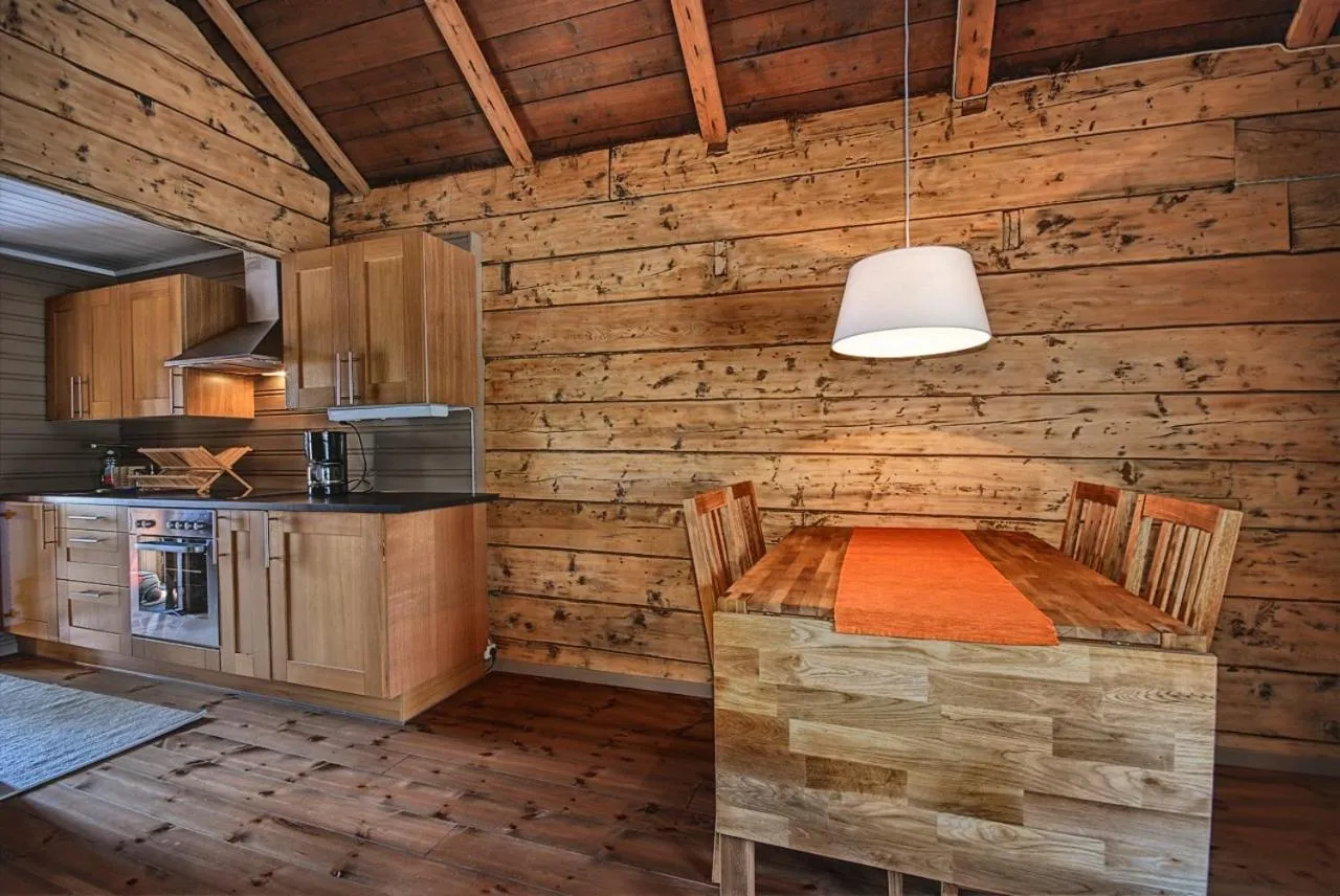 Kitchen or kitchenette in Eliassen Rorbuer