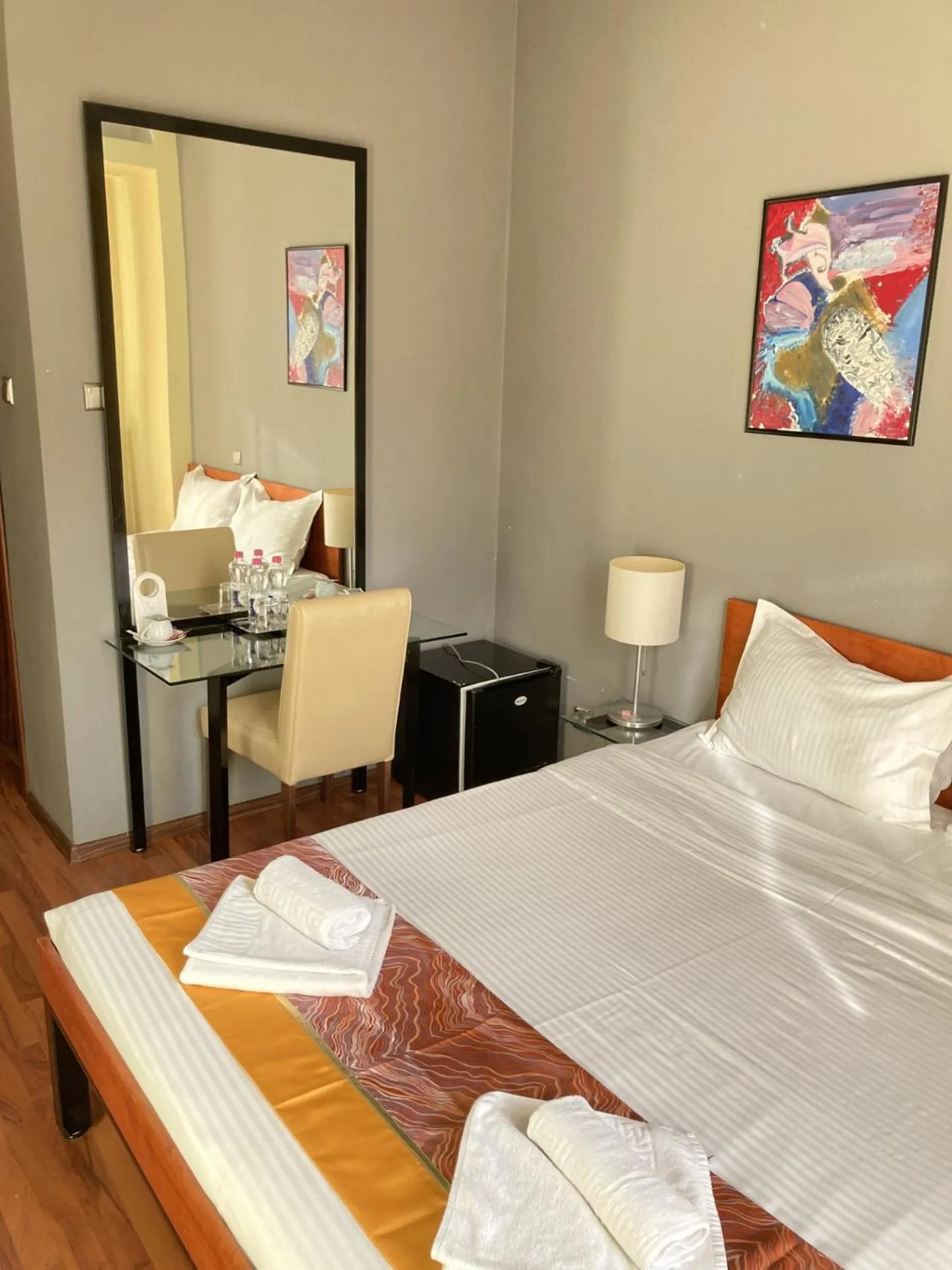 Bedroom in Tania-Frankfurt Hotel