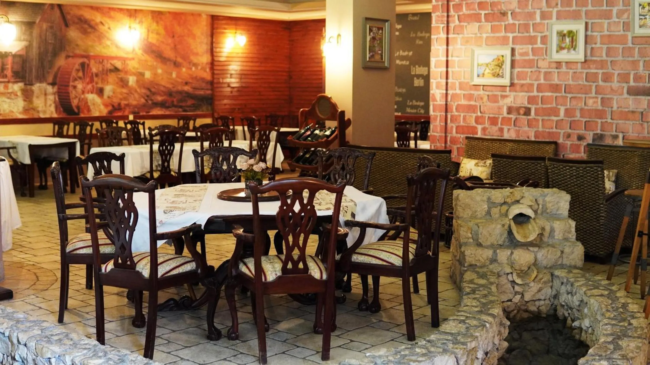 Restaurant/places to eat in Hotel Vila Ivanković