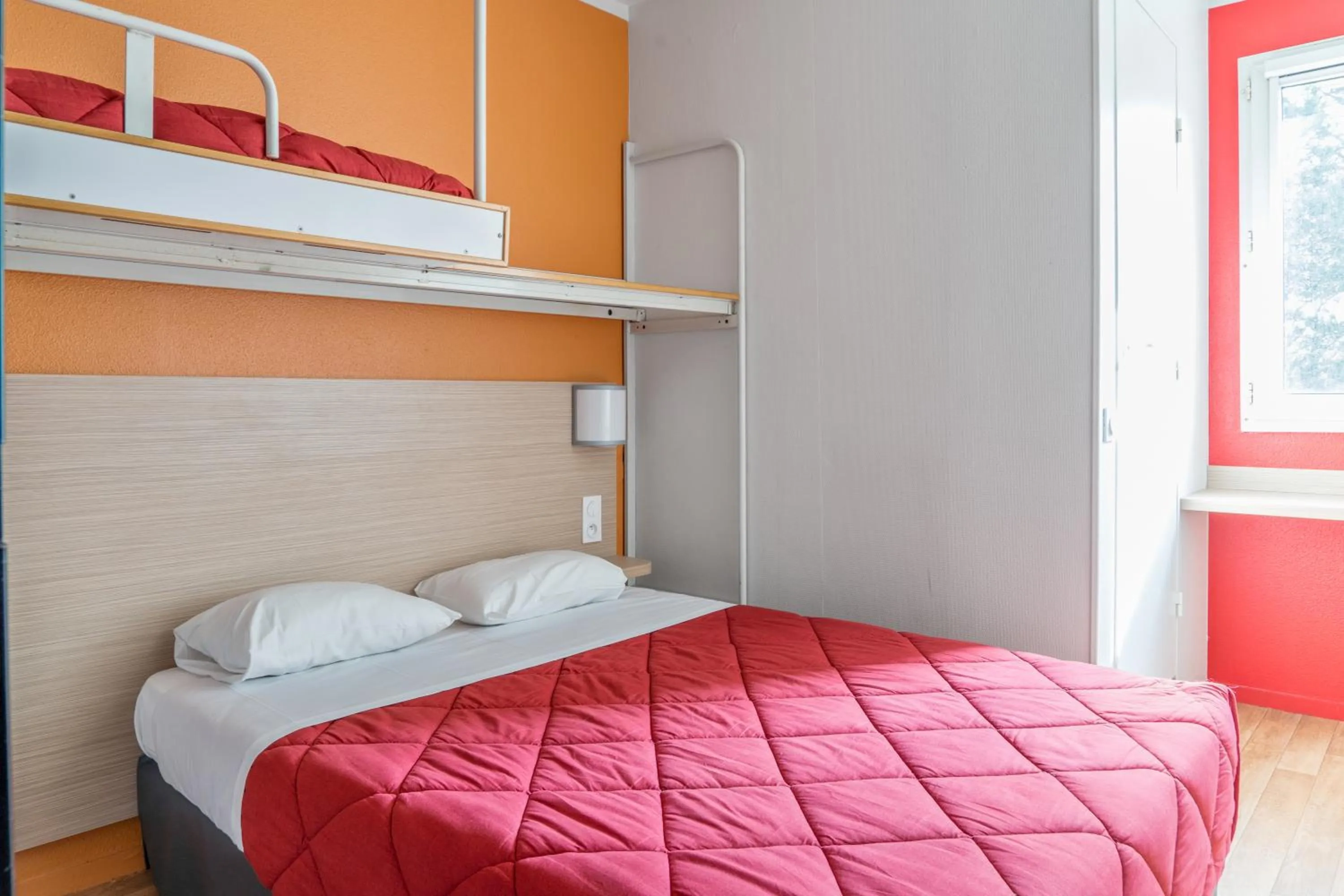 Bed in Premiere Classe Rouen Nord - Barentin