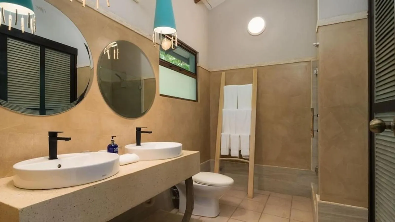 Bathroom in Cala Luna Boutique Hotel & Villas