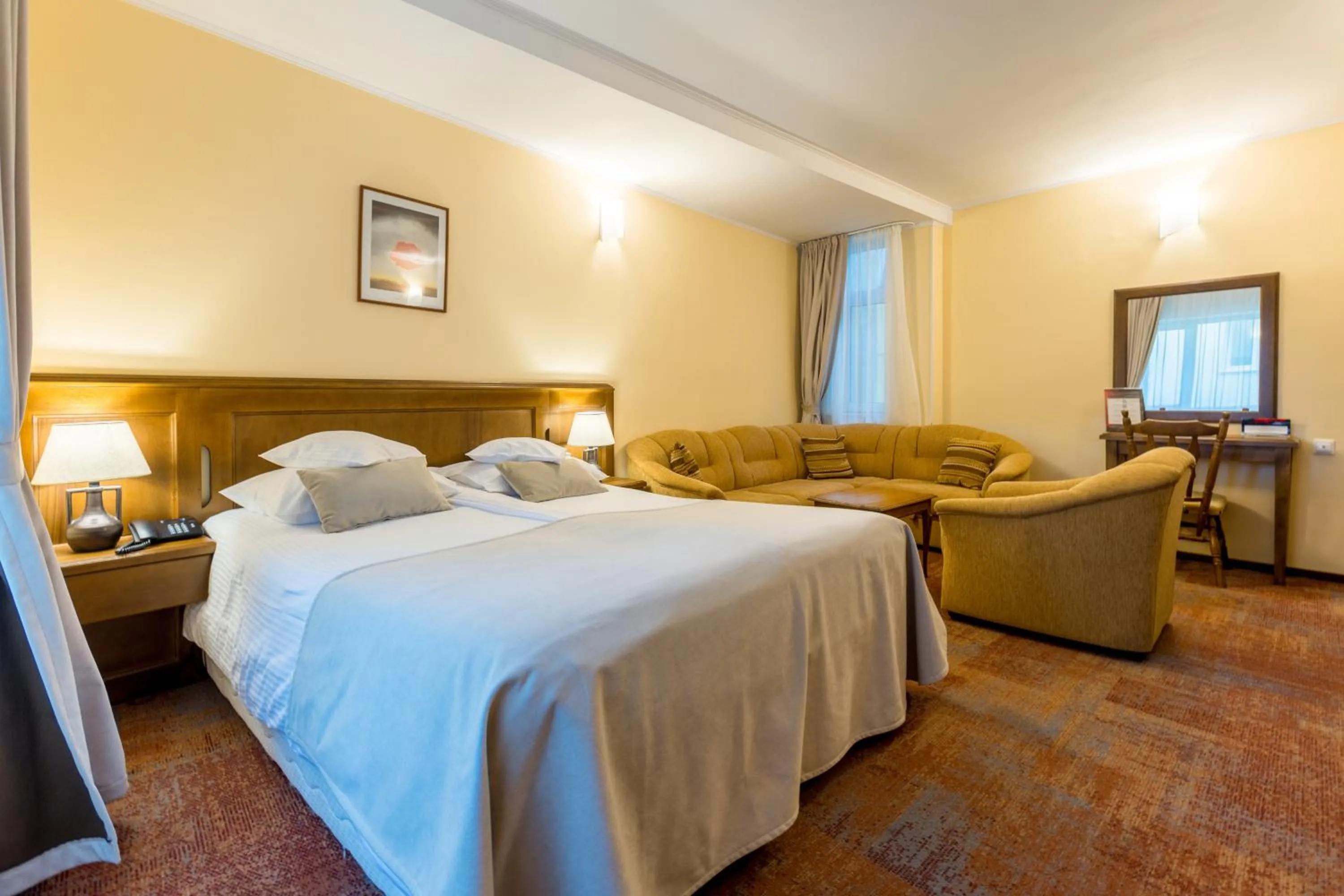 Photo of the whole room, Bed in Hotel Ambient