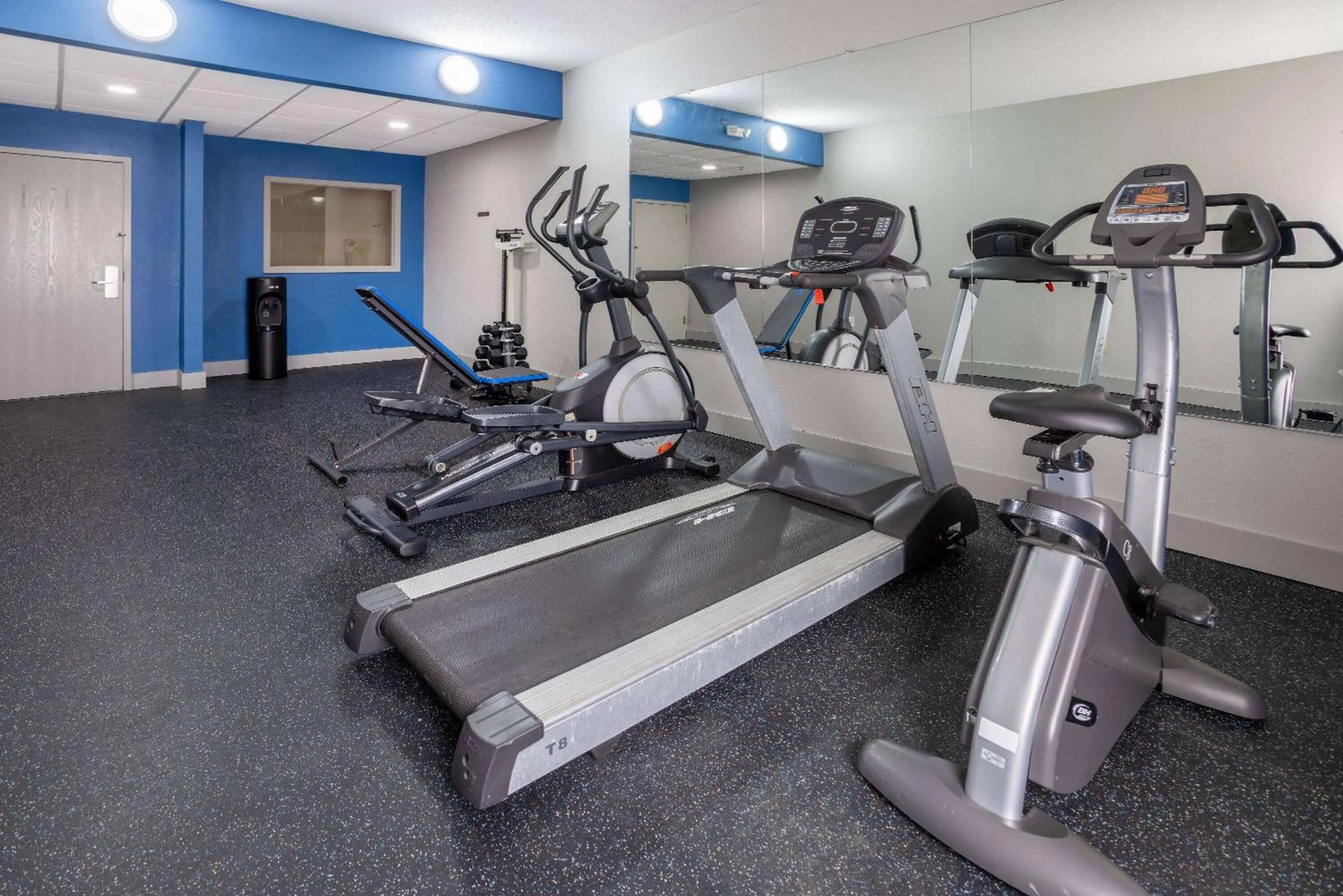 Fitness centre/facilities in Baymont by Wyndham La Vergne Nashville I-24 East