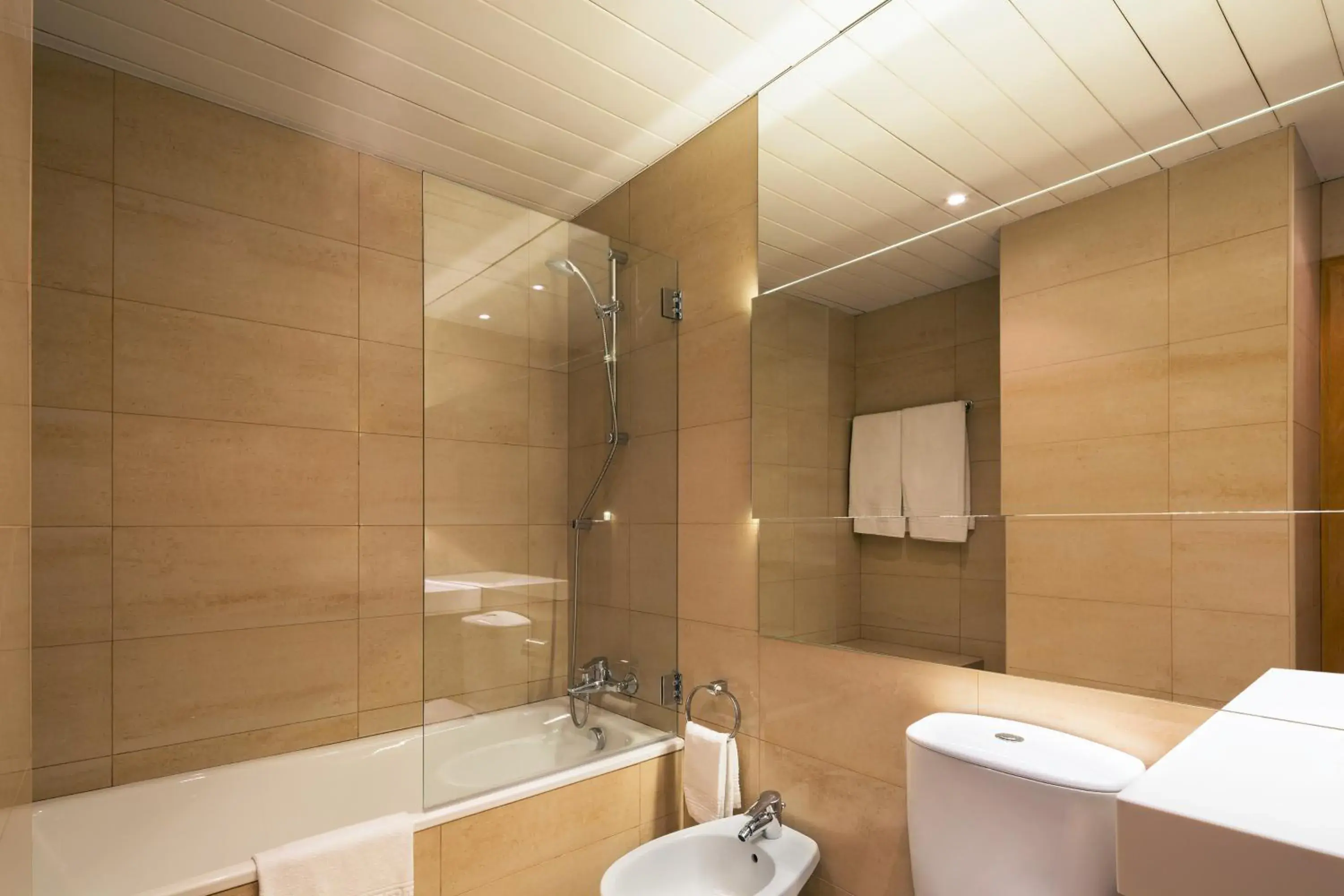 Classic Twin Room in Mercure Porto Centro Santa Catarina Classic Twin Room in Mercure Porto Centro Santa Catarina