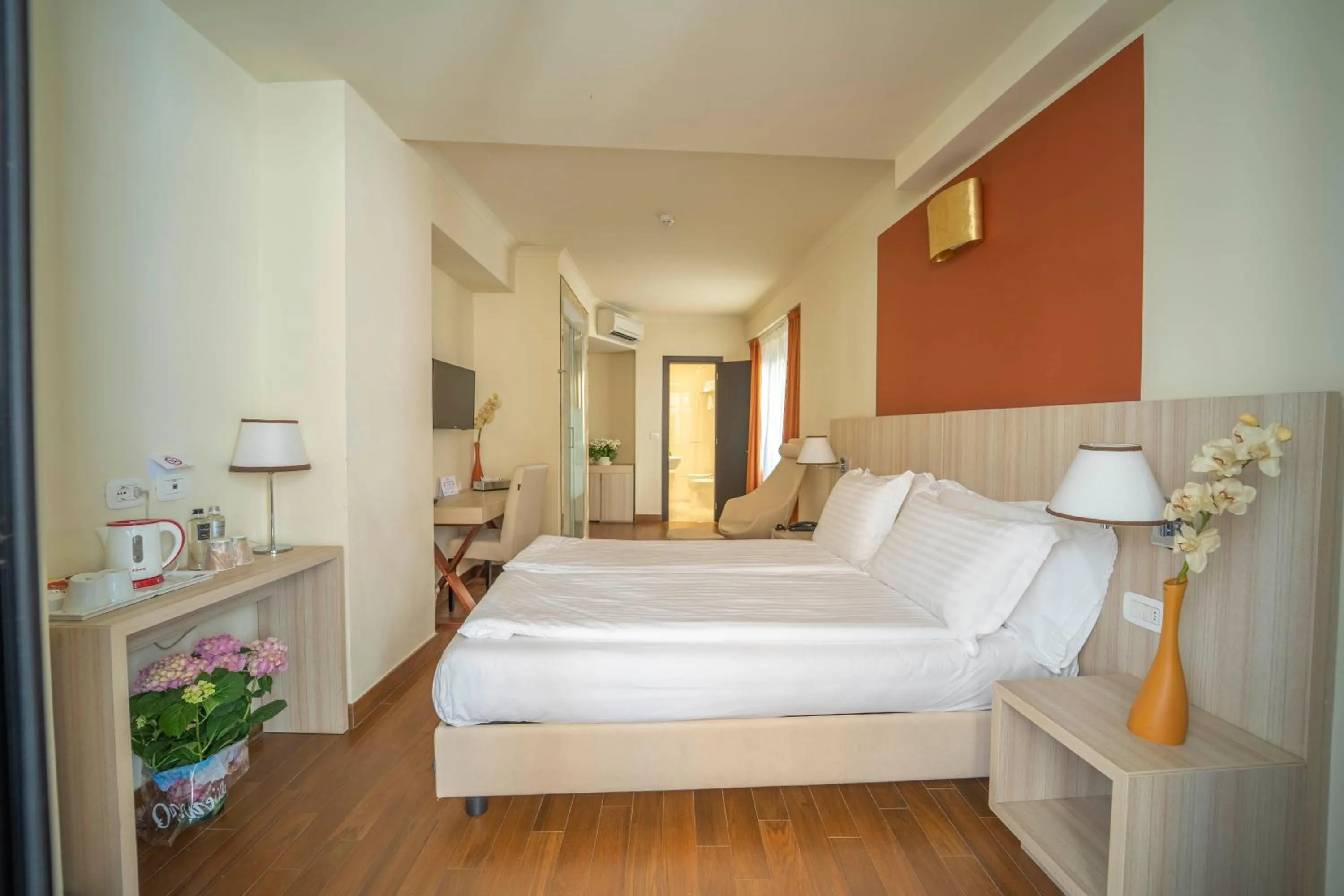 Bedroom, Bed in Hotel della Signoria