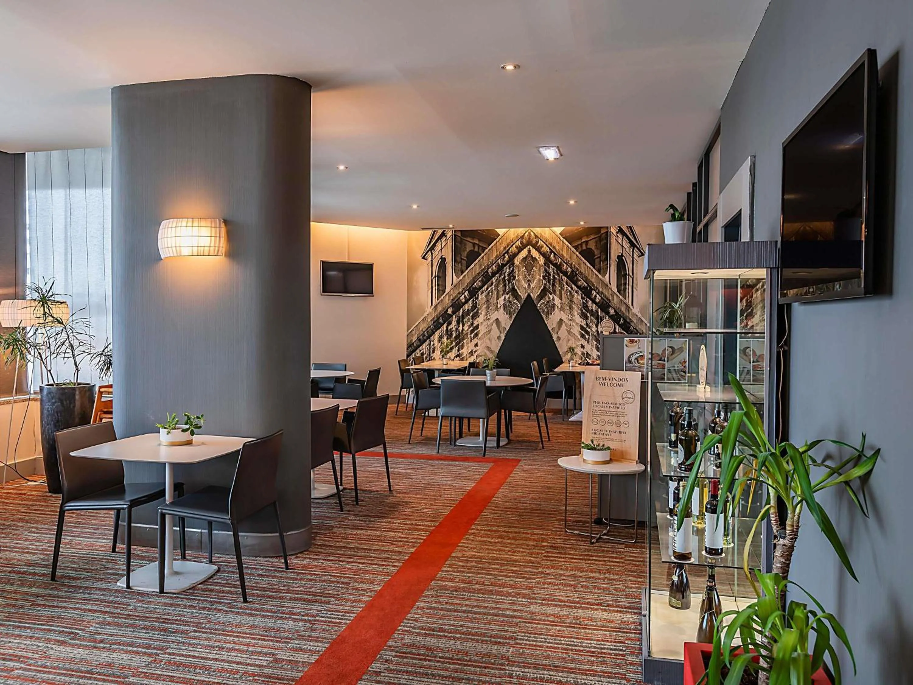 Property building in Hotel Mercure Lisboa