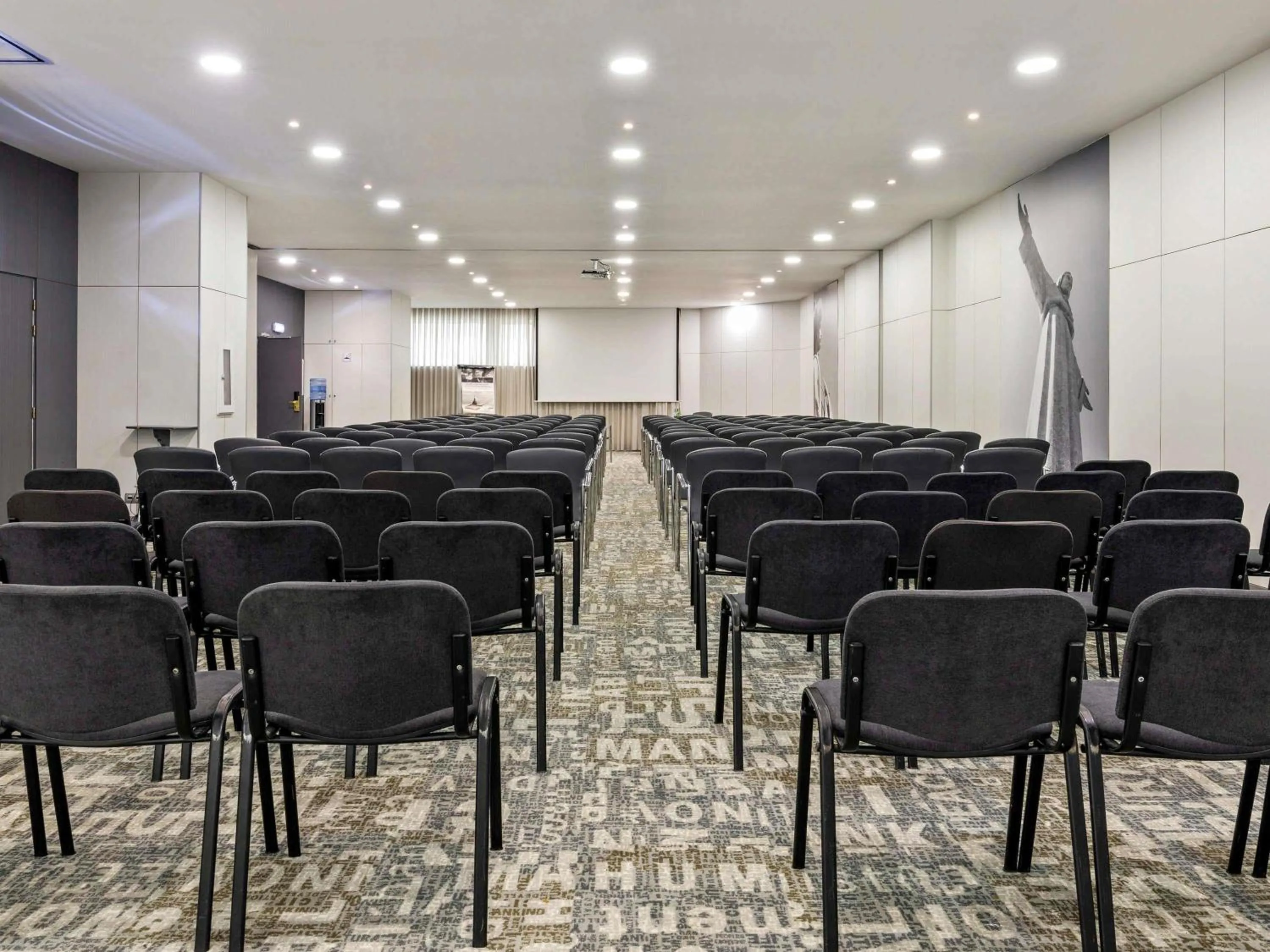 Meeting/conference room in Hotel Mercure Lisboa