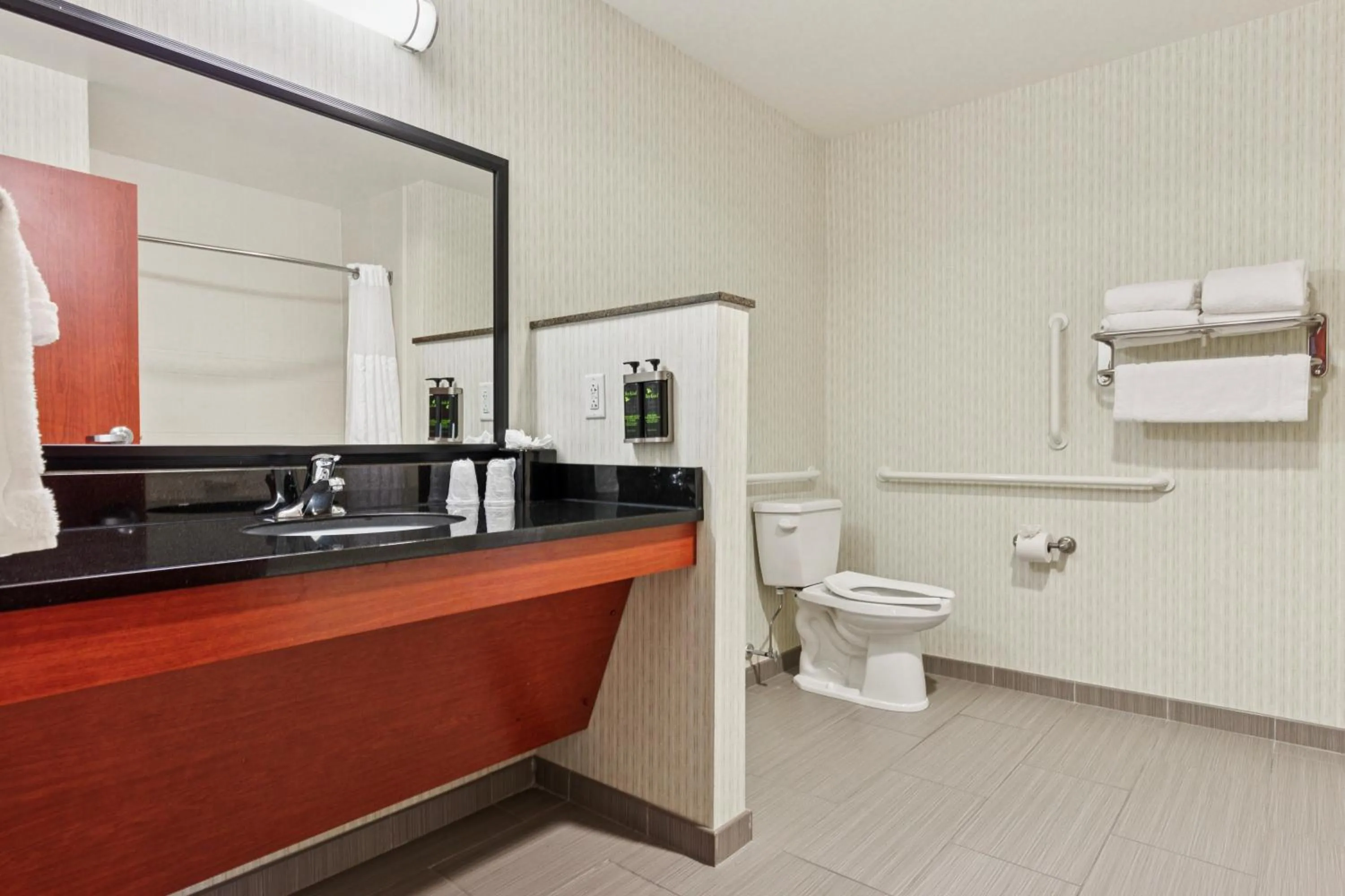 Bathroom in The Hotel Warner