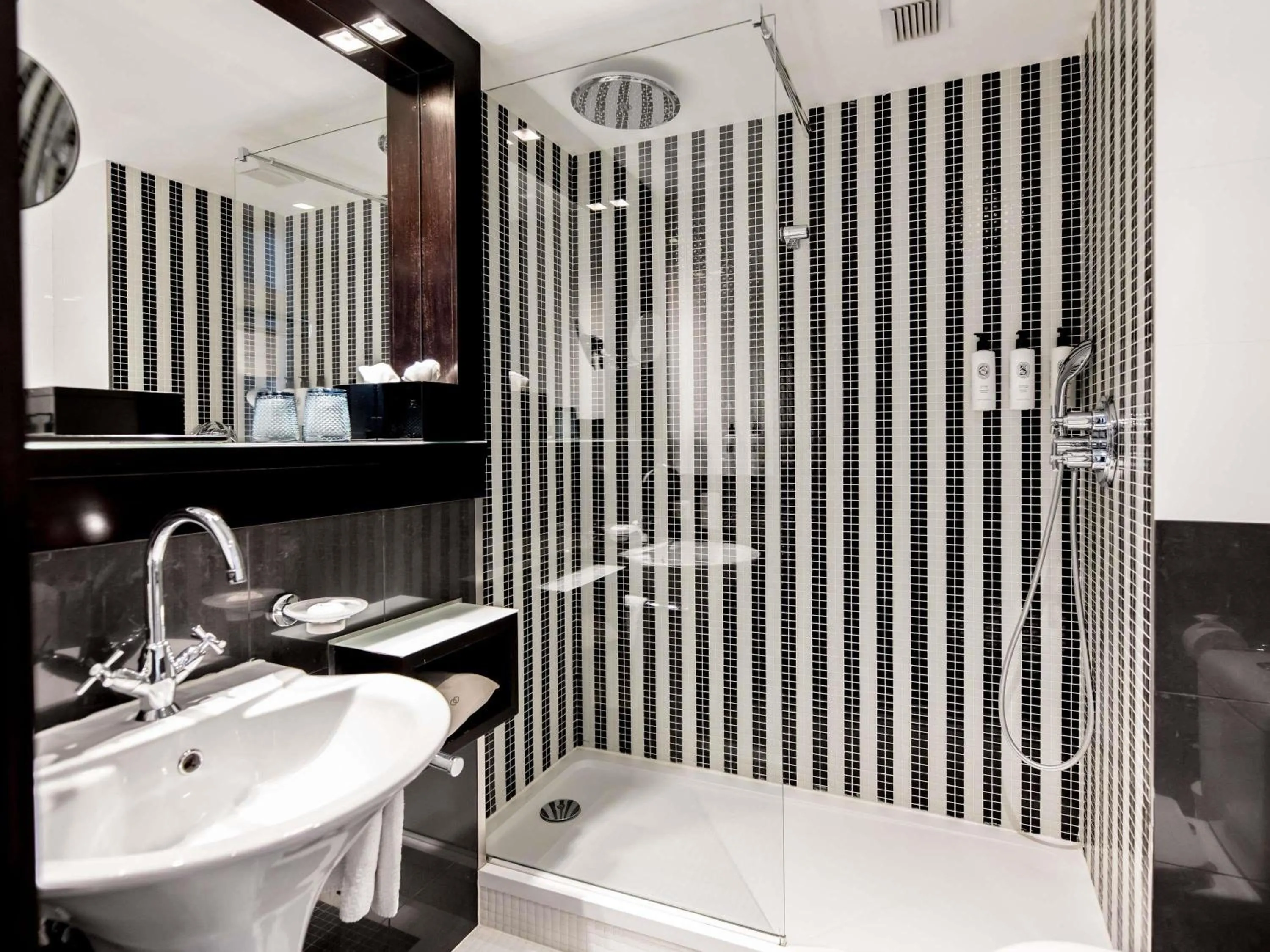 Bedroom in Sofitel Lisbon Liberdade