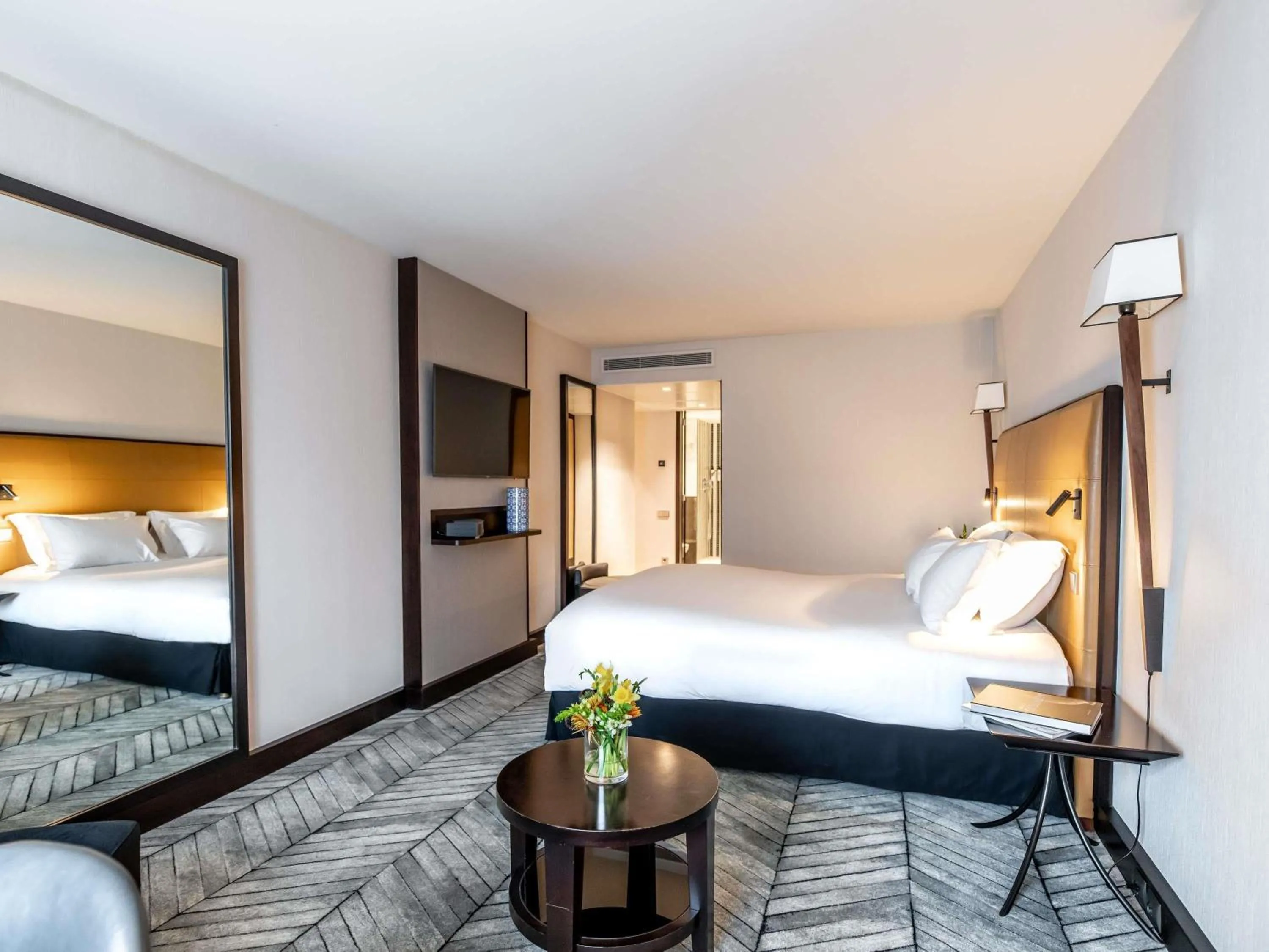 Bedroom, Bed in Sofitel Lisbon Liberdade