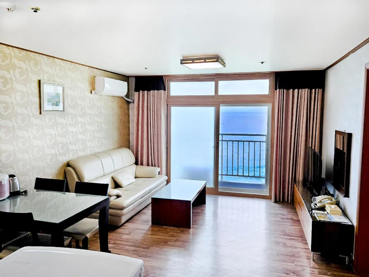 Bed in Jeju Ilsung Beach Condo