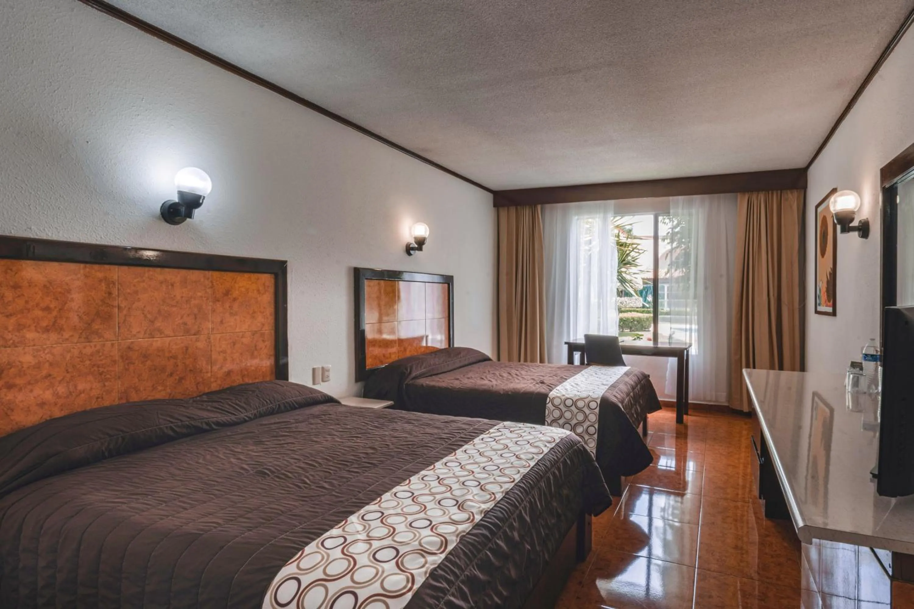 Photo of the whole room, Bed in Hotel & Suites Villa del Sol