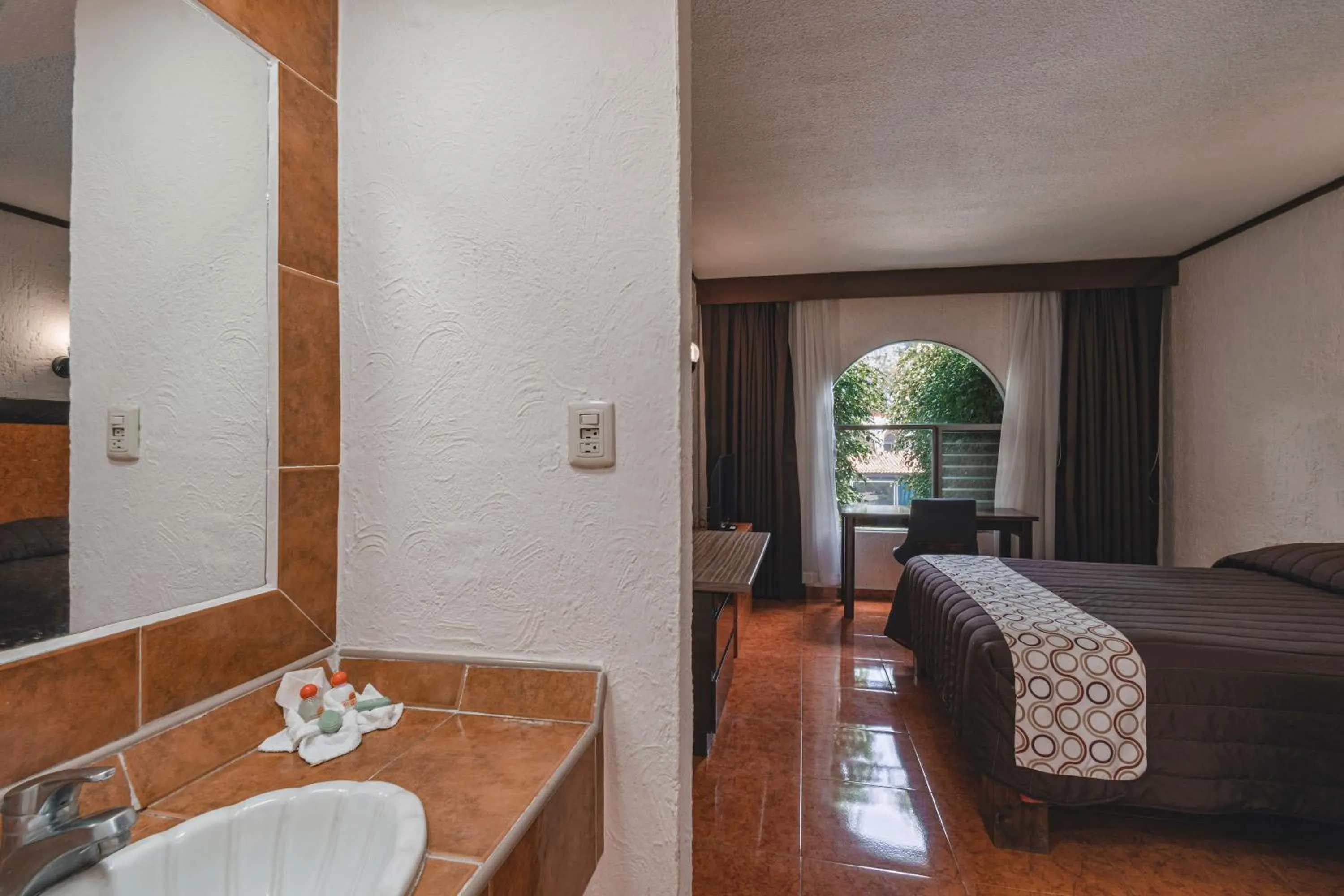 Photo of the whole room, Bed in Hotel & Suites Villa del Sol