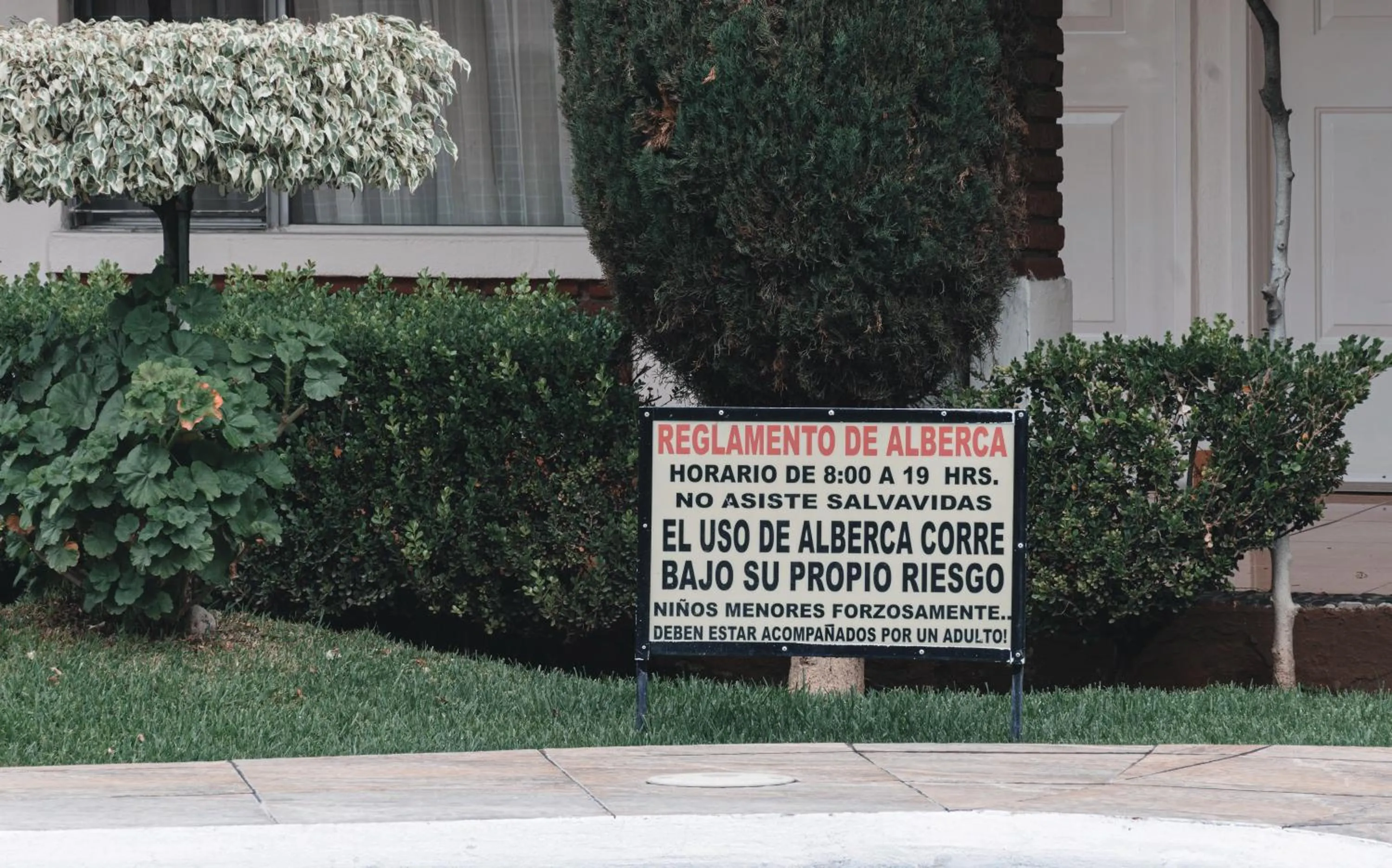 Swimming pool in Hotel & Suites Villa del Sol