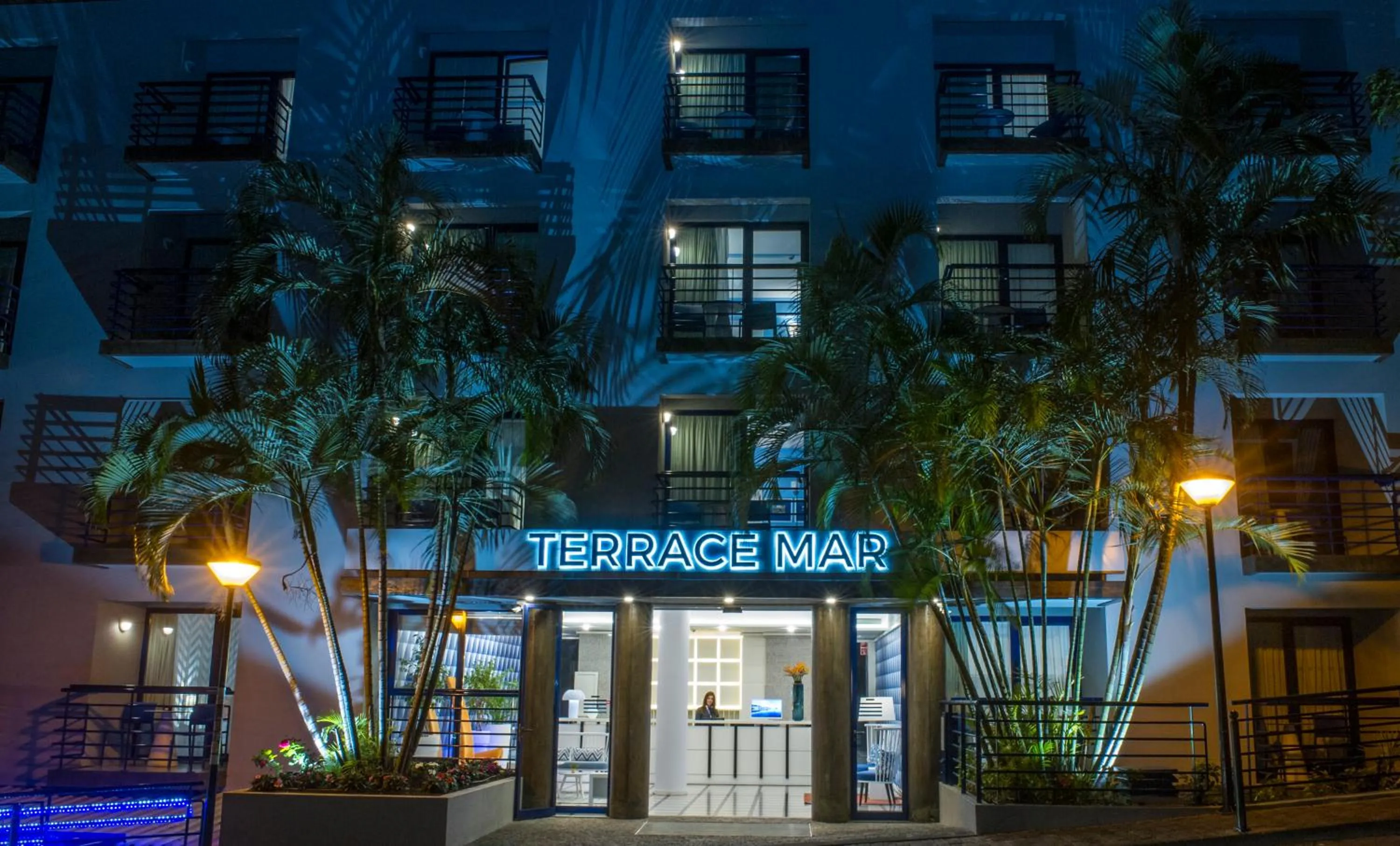 Facade/entrance in Terrace Mar Suite Hotel