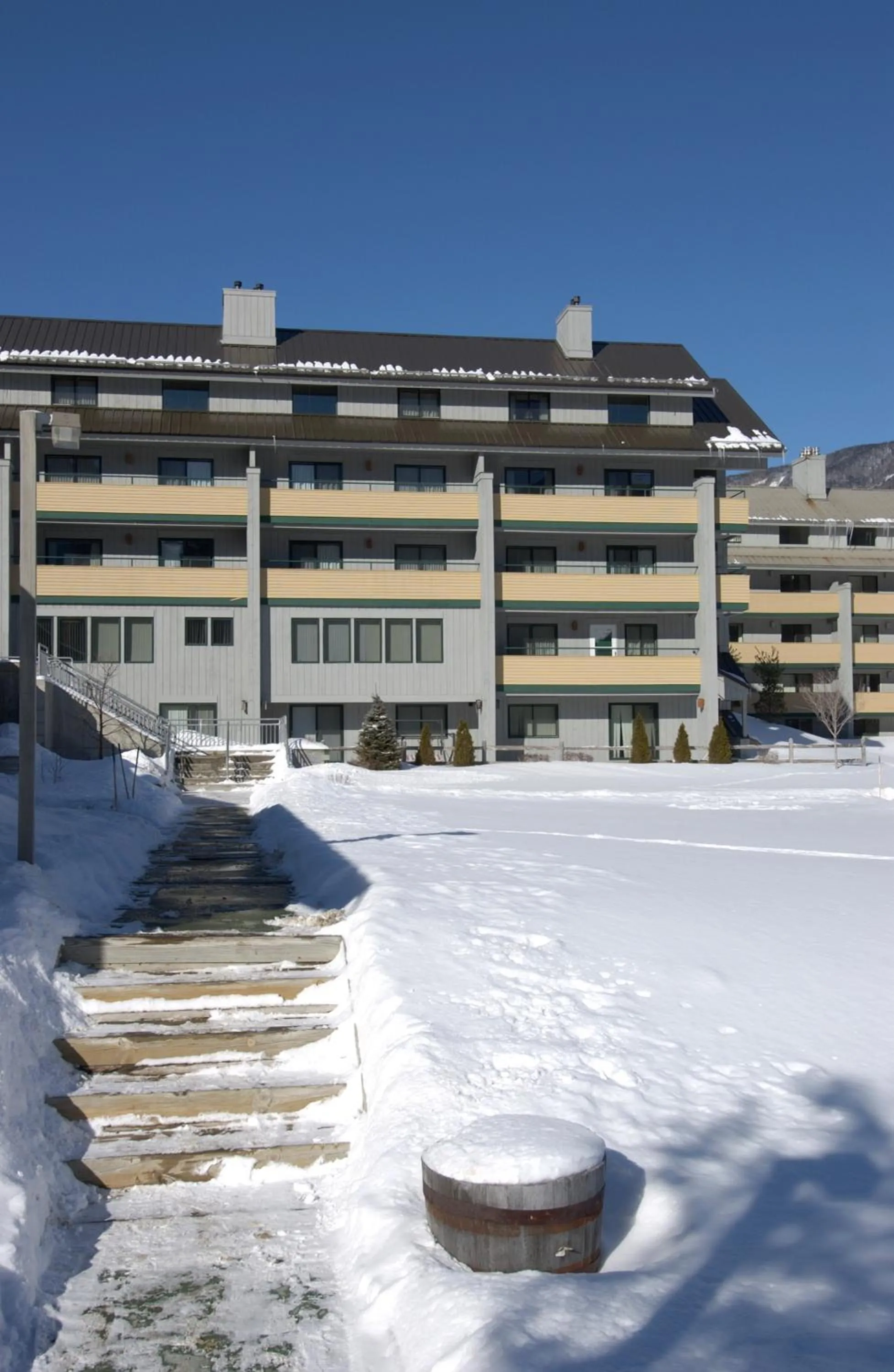 Facade/entrance in Village of Loon Mountain