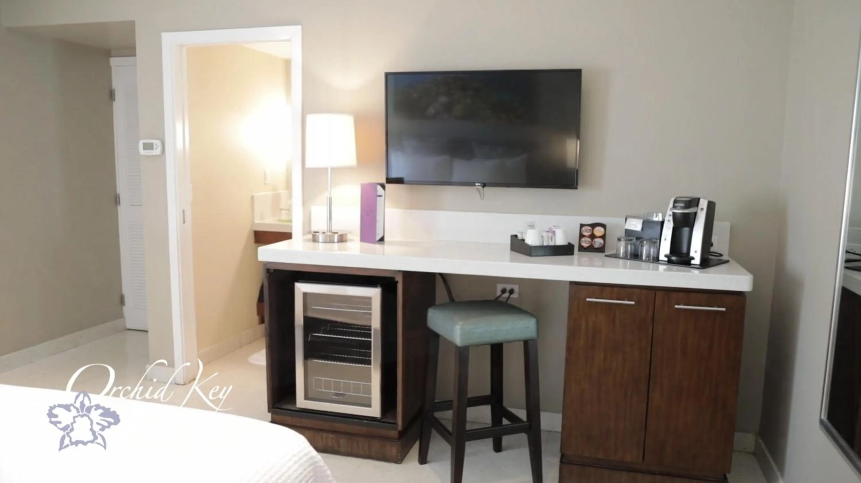 Bed in Orchid Key Inn - Adults Only