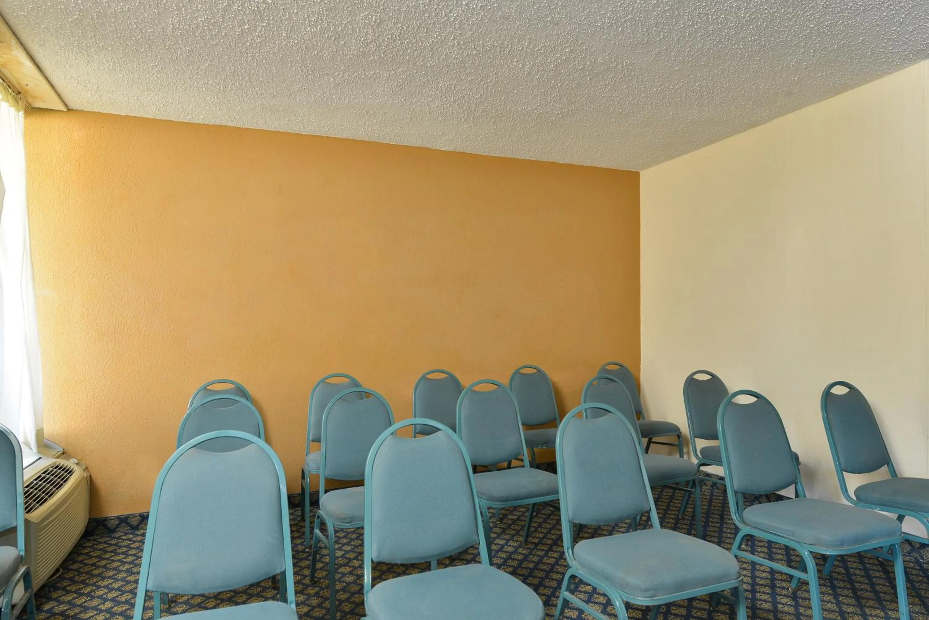Business facilities in Motel 6-Gainesville, FL