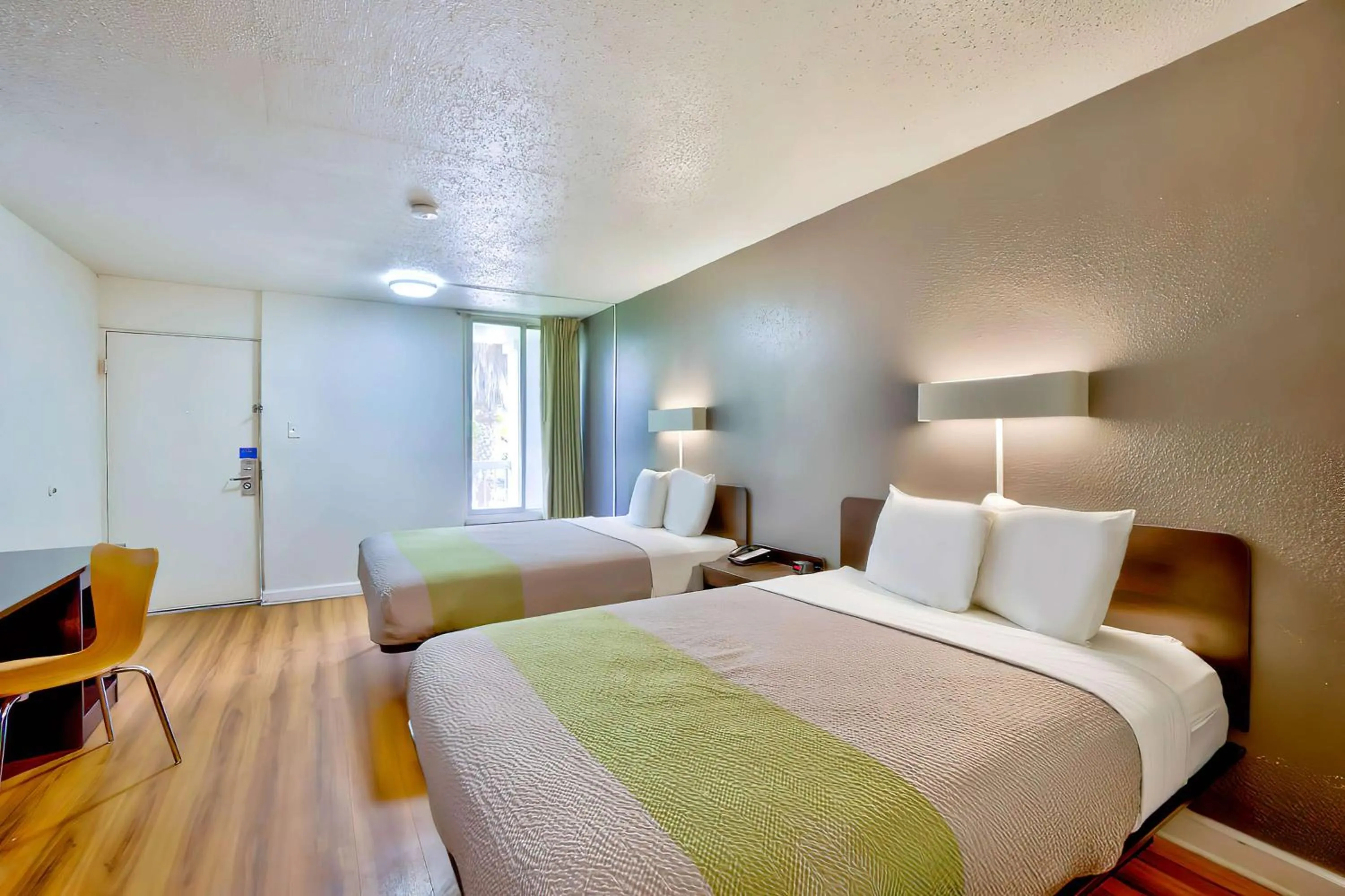 Bedroom, Bed in Motel 6-Gainesville, FL