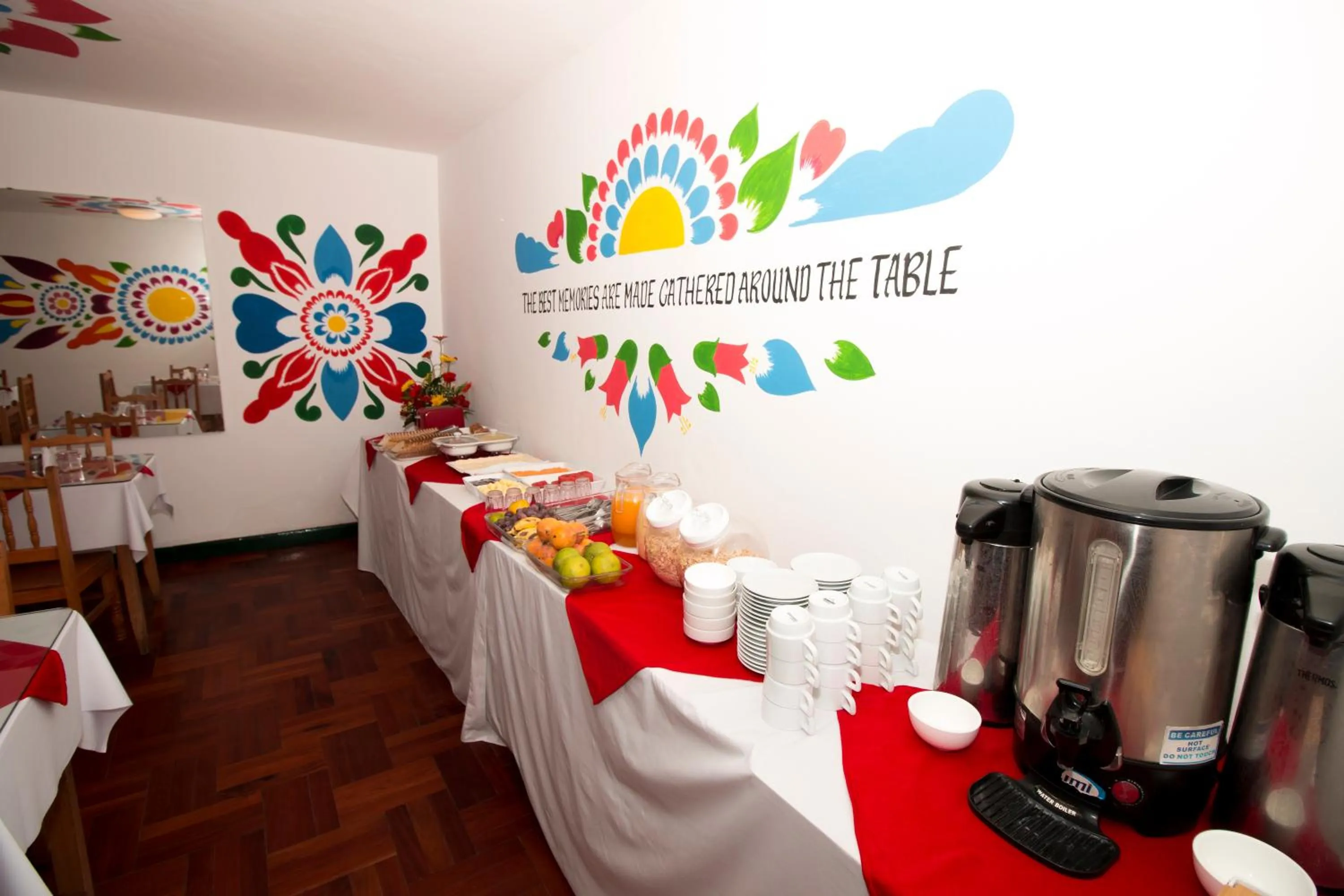 Coffee/tea facilities in Cusco Plaza Nazarenas