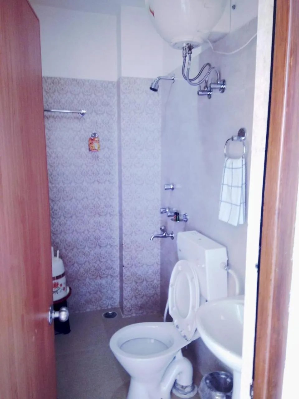 Bathroom in Hotel Ninamma