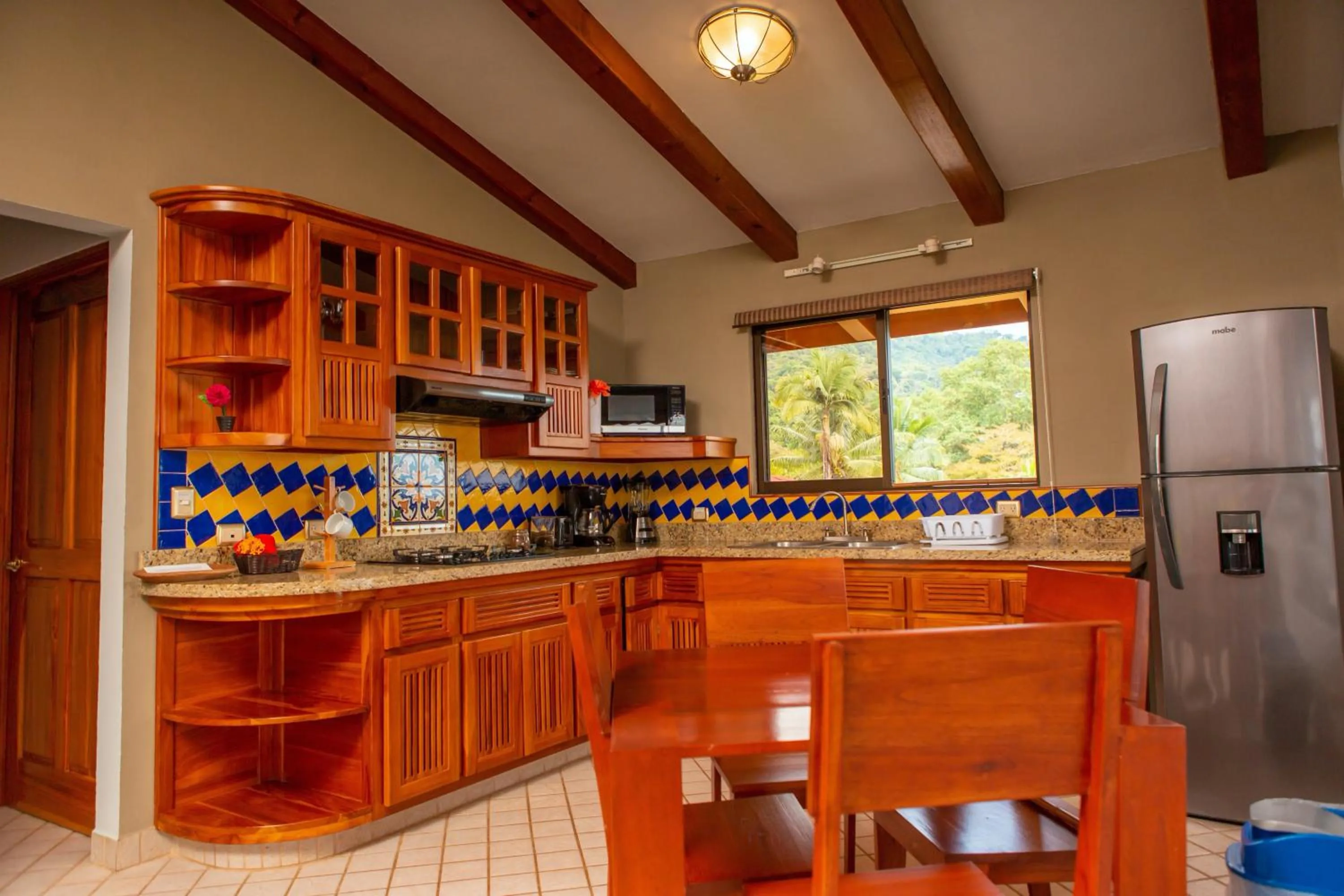 Kitchen or kitchenette in Villas Alturas