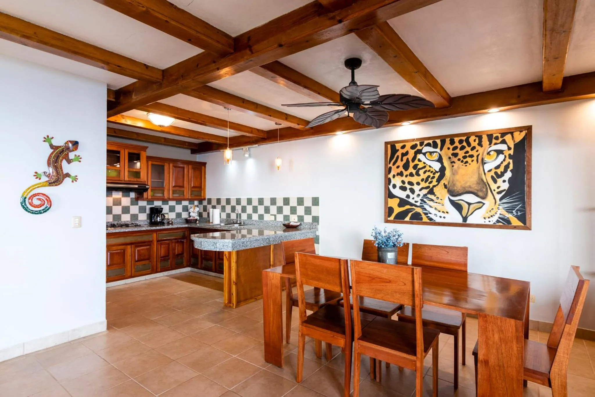 Kitchen or kitchenette in Villas Alturas