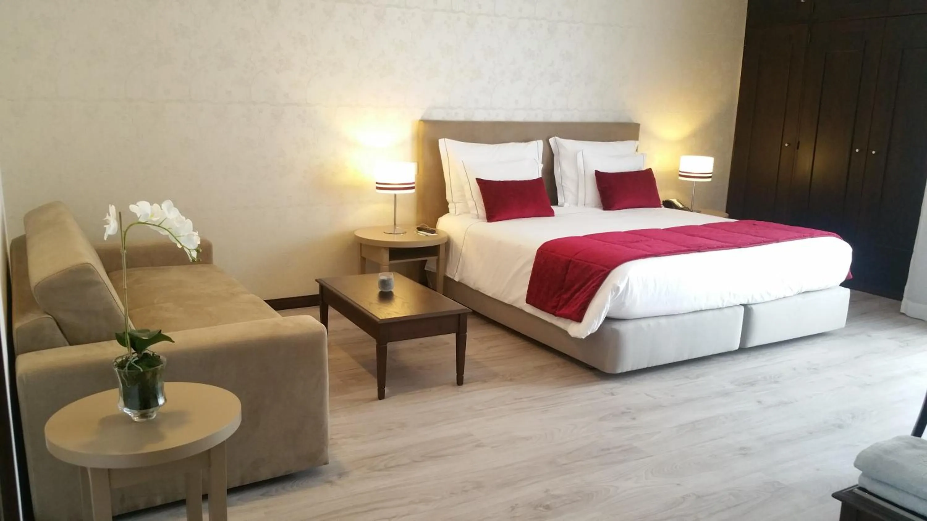 Photo of the whole room, Bed in Santa Cruz Village Hotel