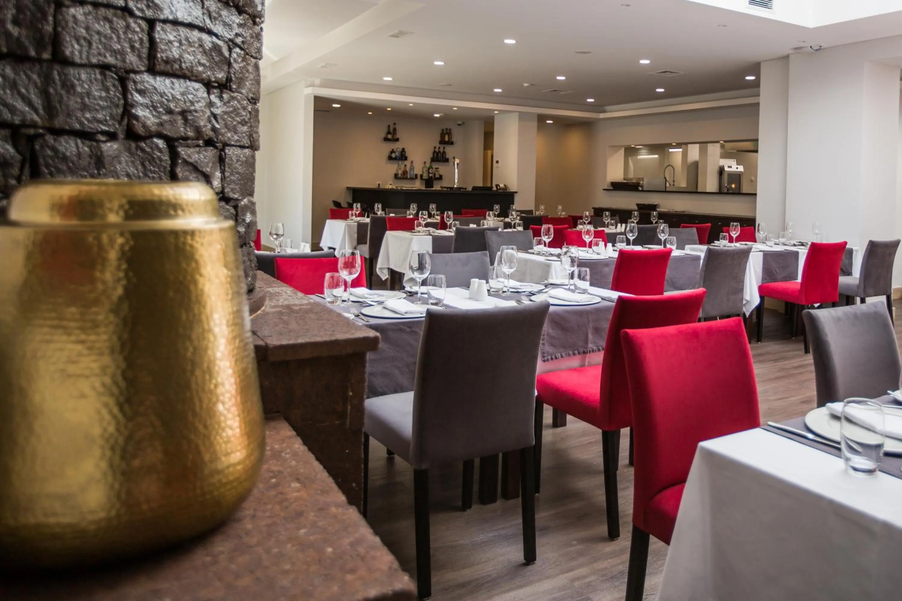 Restaurant/places to eat in Santa Cruz Village Hotel