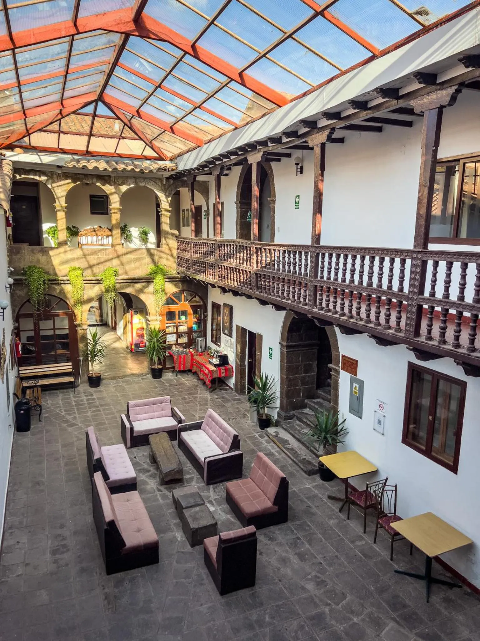 Inner courtyard view in Hotel Cusco Plaza Saphi