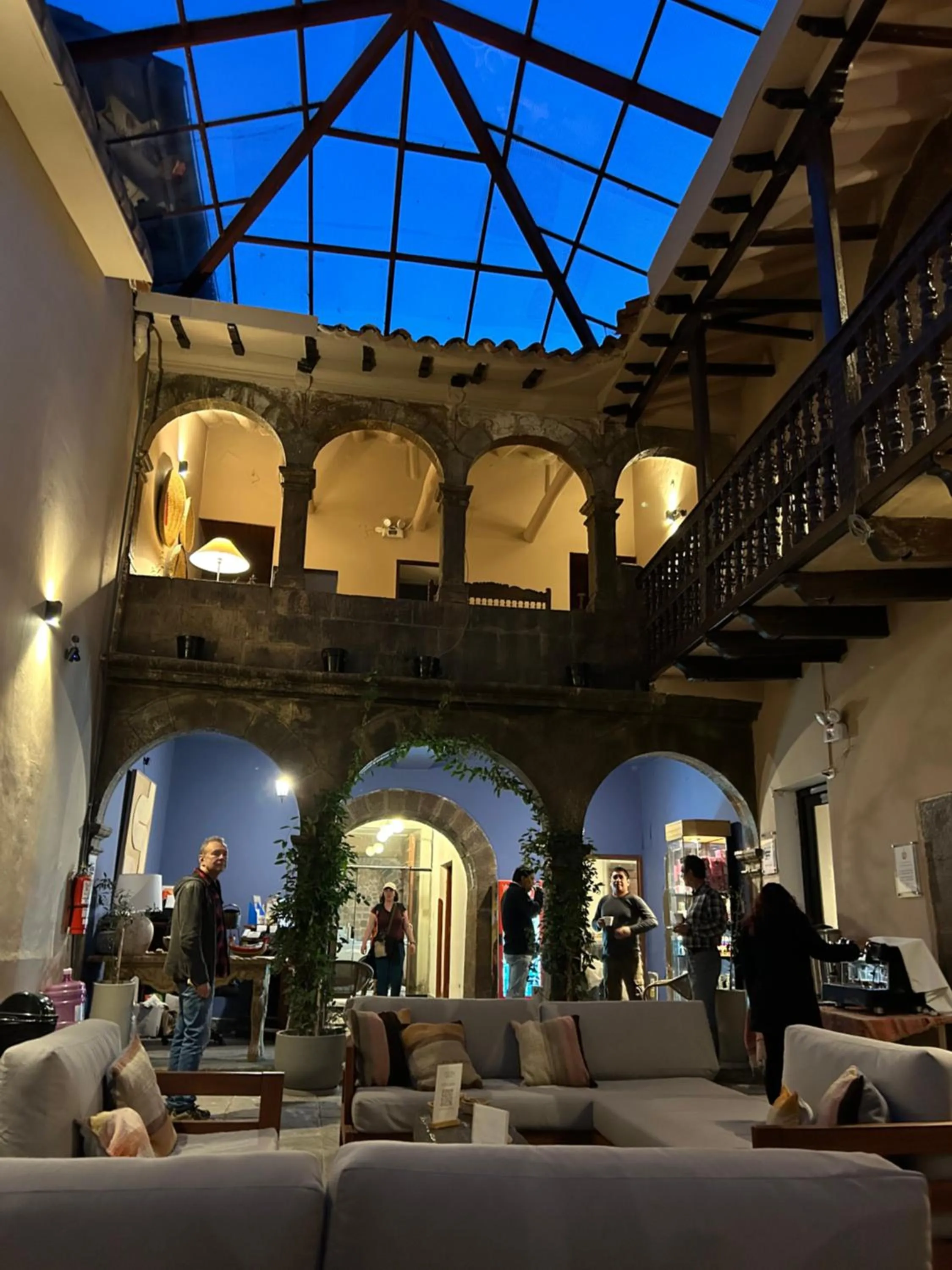 Seating area in Hotel Cusco Plaza Saphi