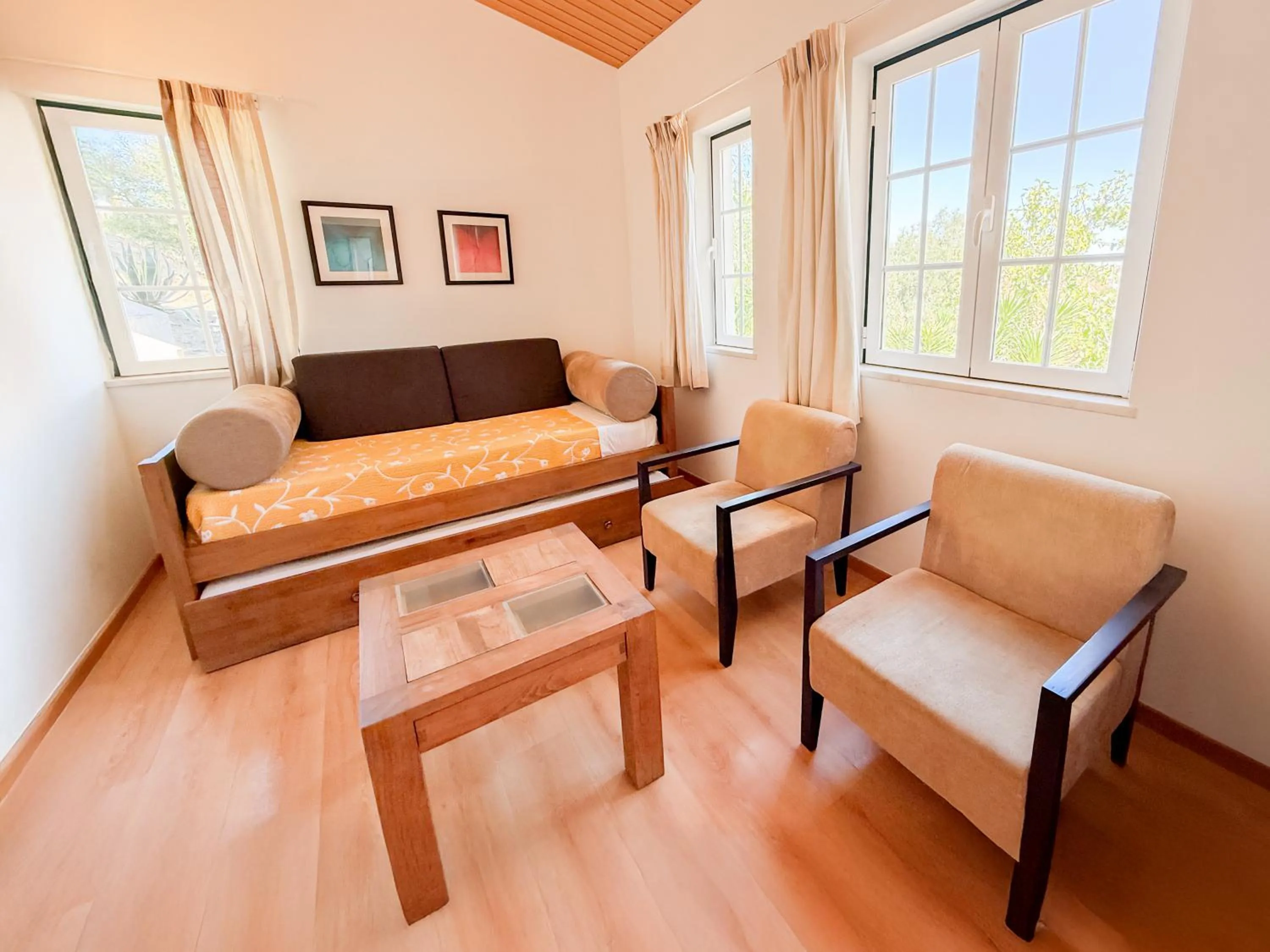 Communal lounge/ TV room in Oleandro Country Club