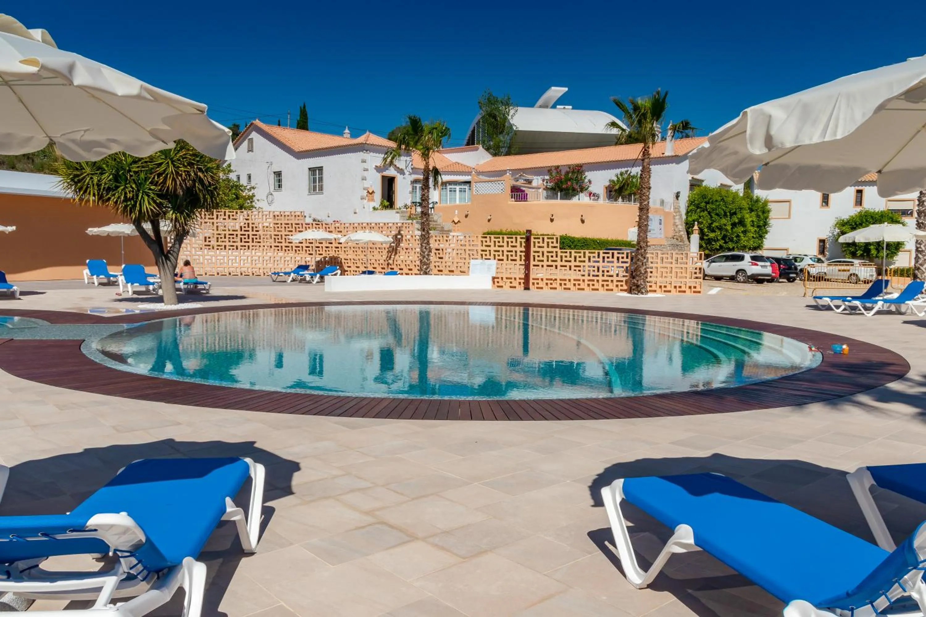 Property building in Oleandro Country Club