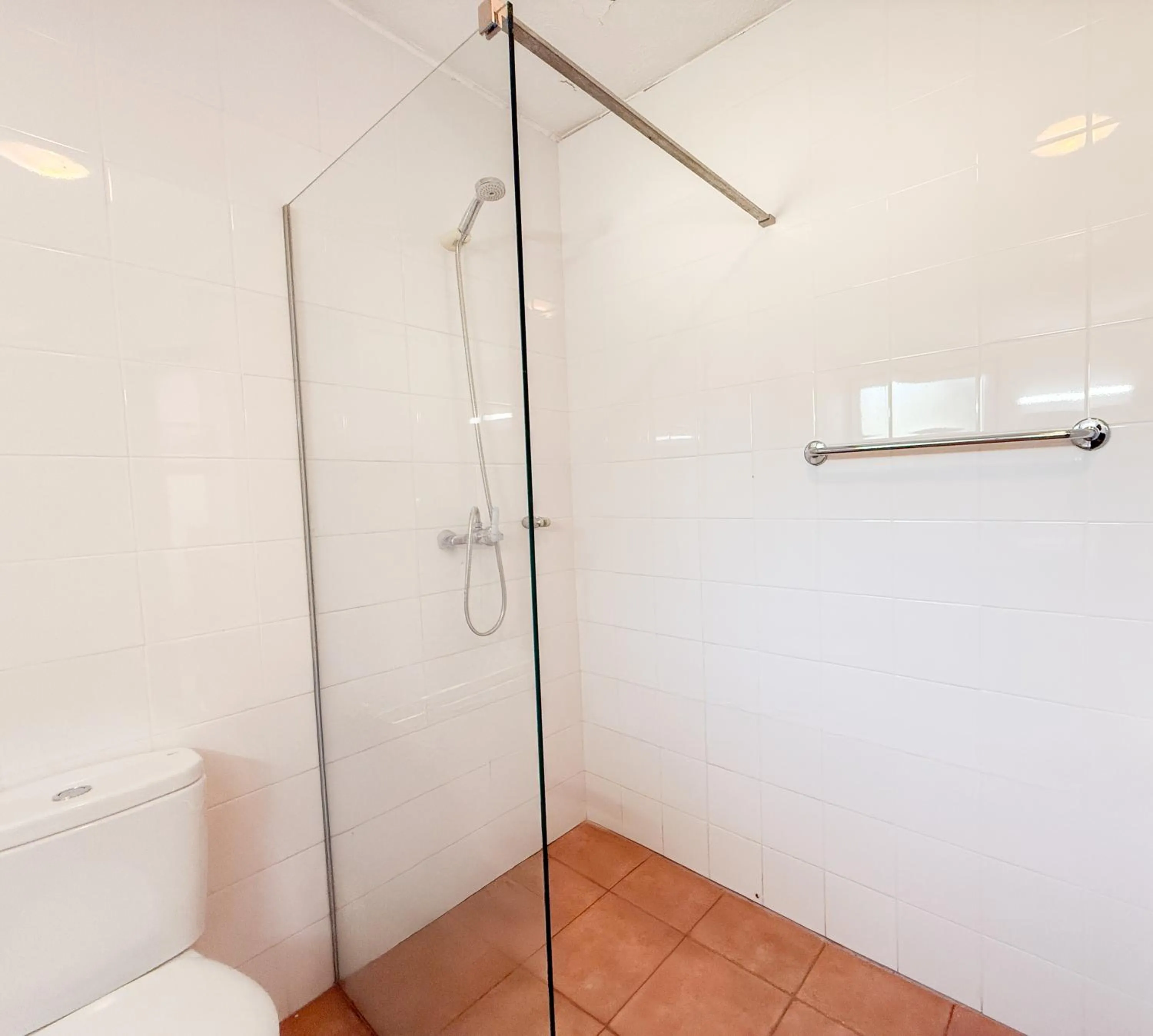 Shower in Oleandro Country Club