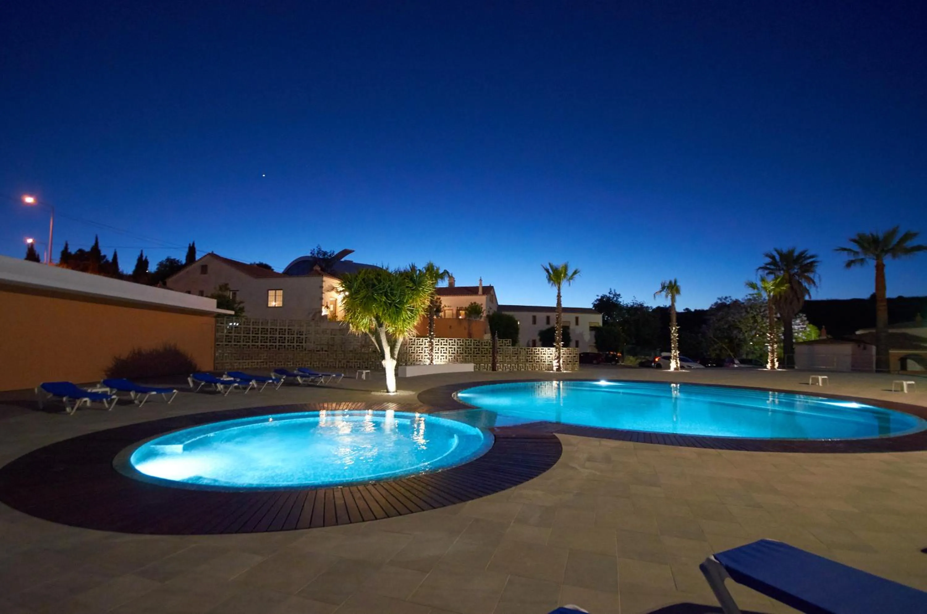 Swimming pool in Oleandro Country Club