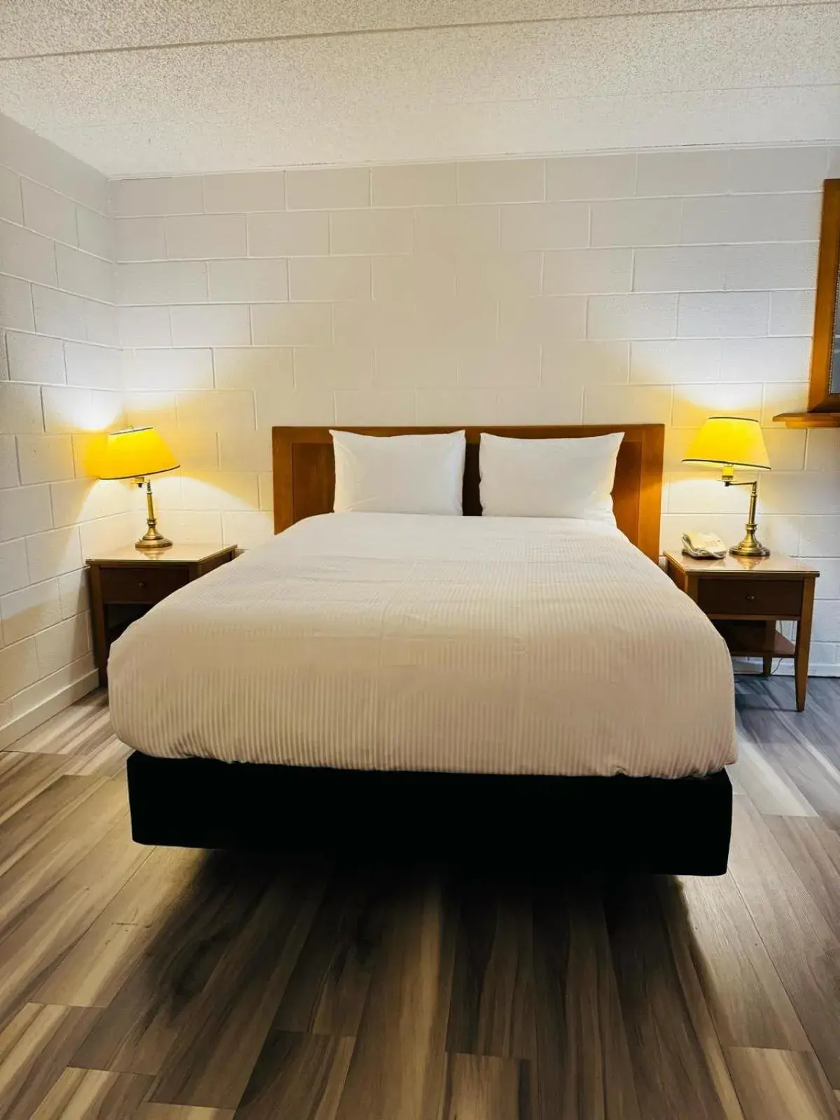 King Room- Non-Smoking in MOOSEJAW INN King Room- Non-Smoking in MOOSEJAW INN