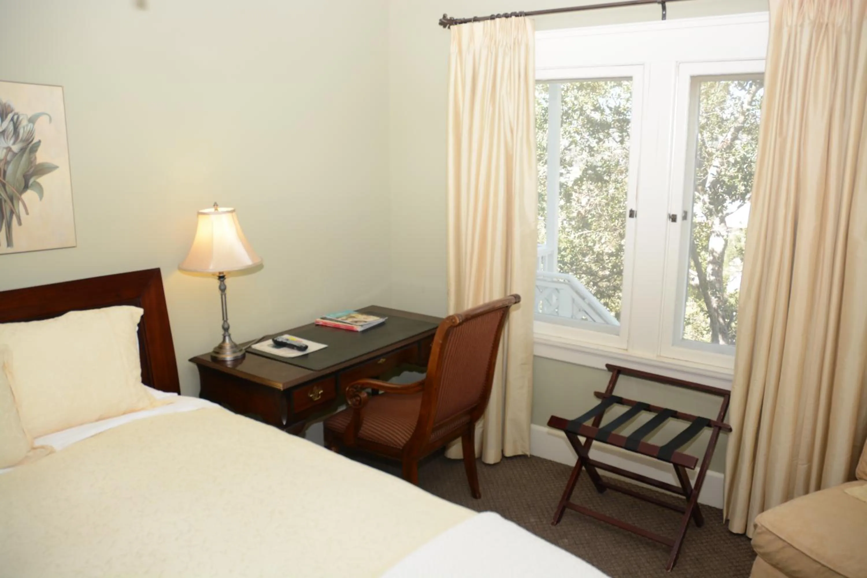 Bed in Arroyo Vista Inn