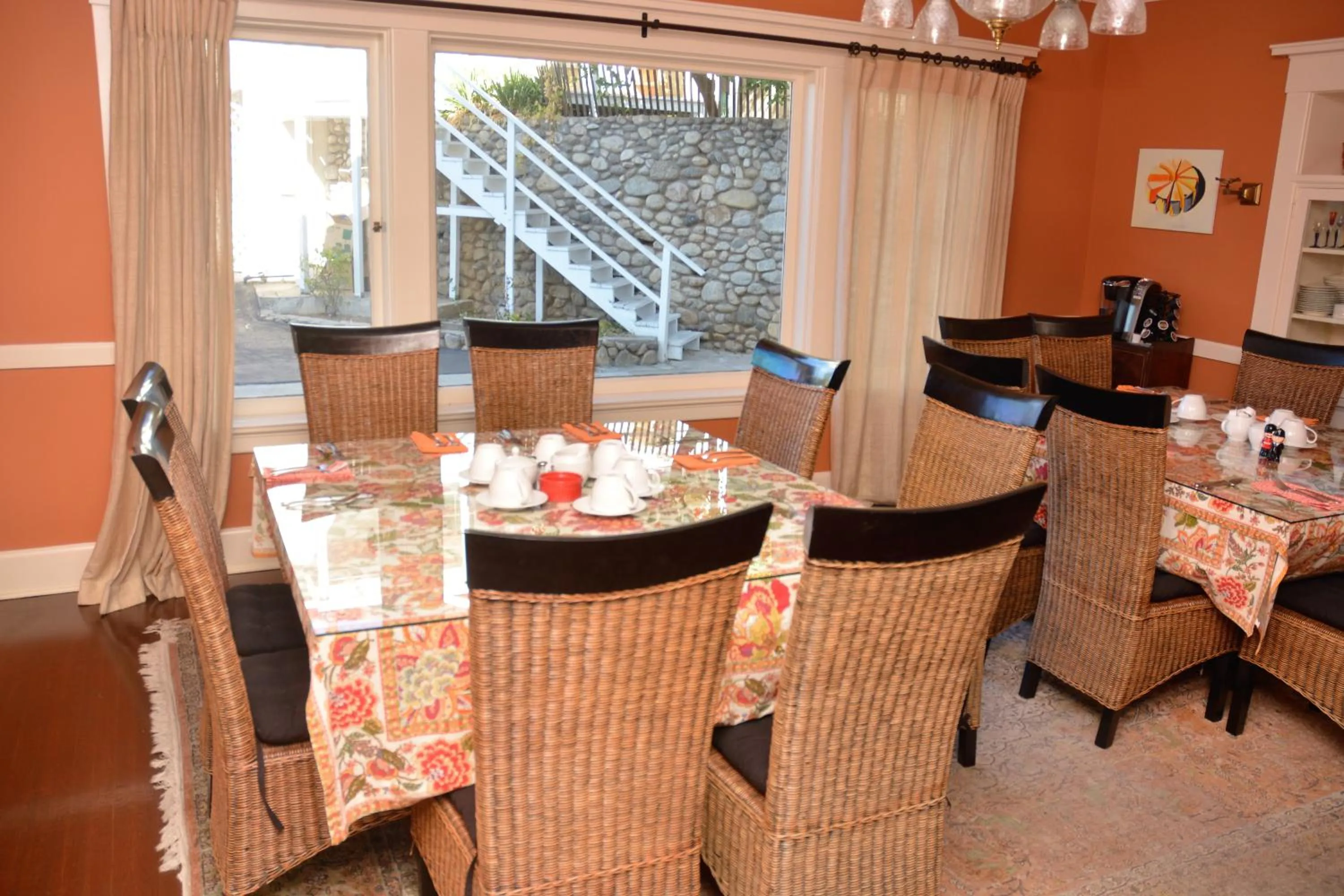 Restaurant/places to eat in Arroyo Vista Inn