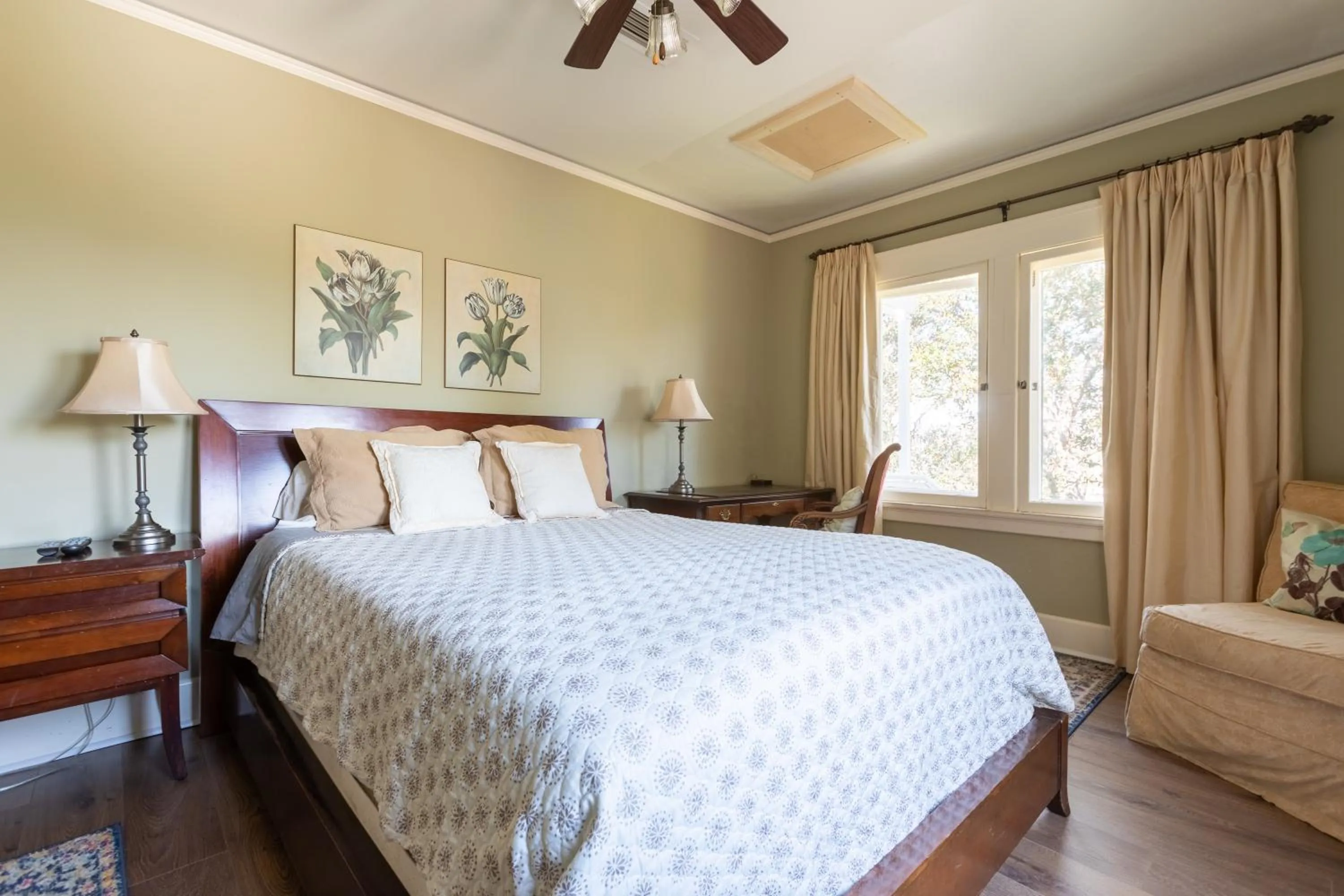 Bed in Arroyo Vista Inn