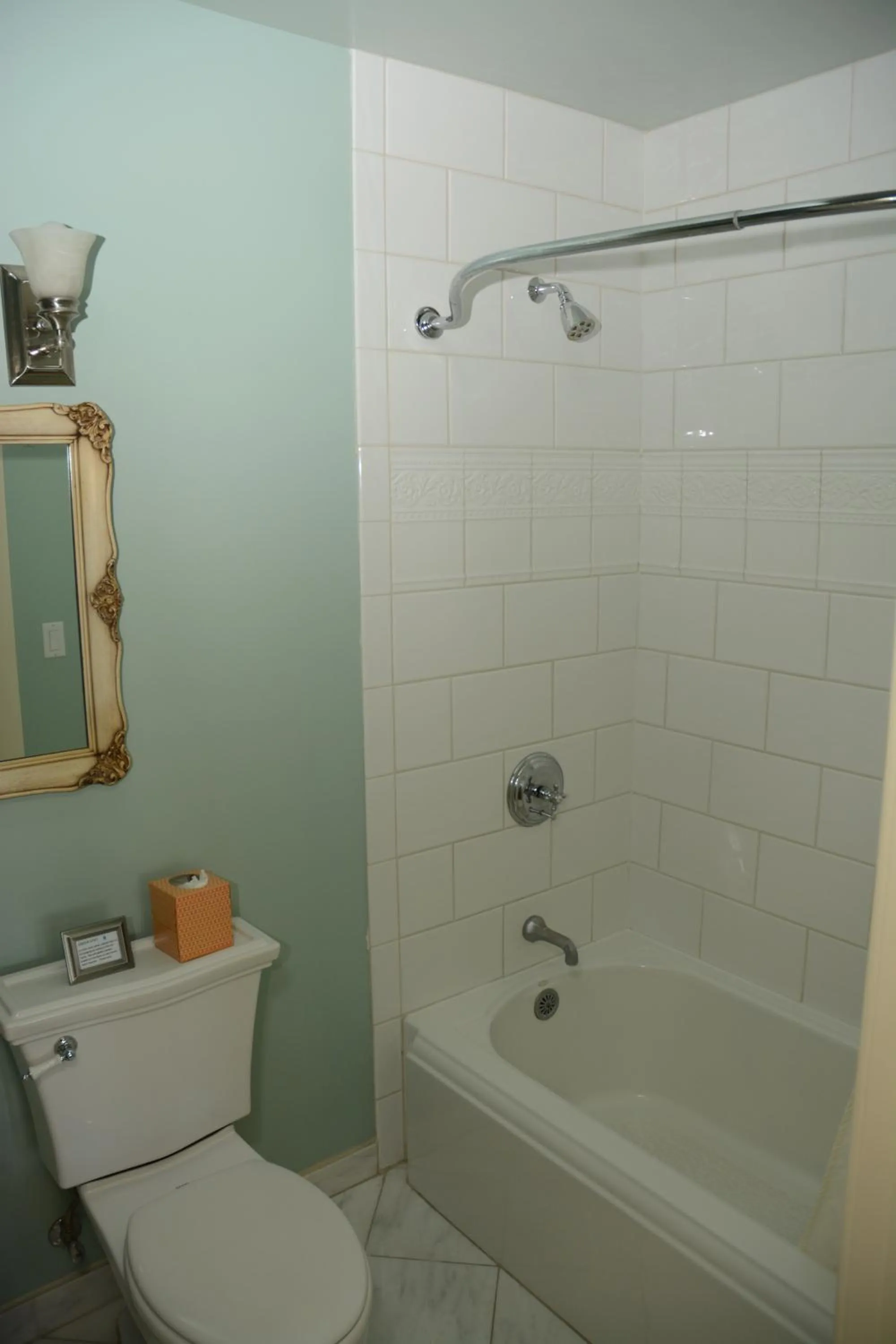 Bathroom in Arroyo Vista Inn