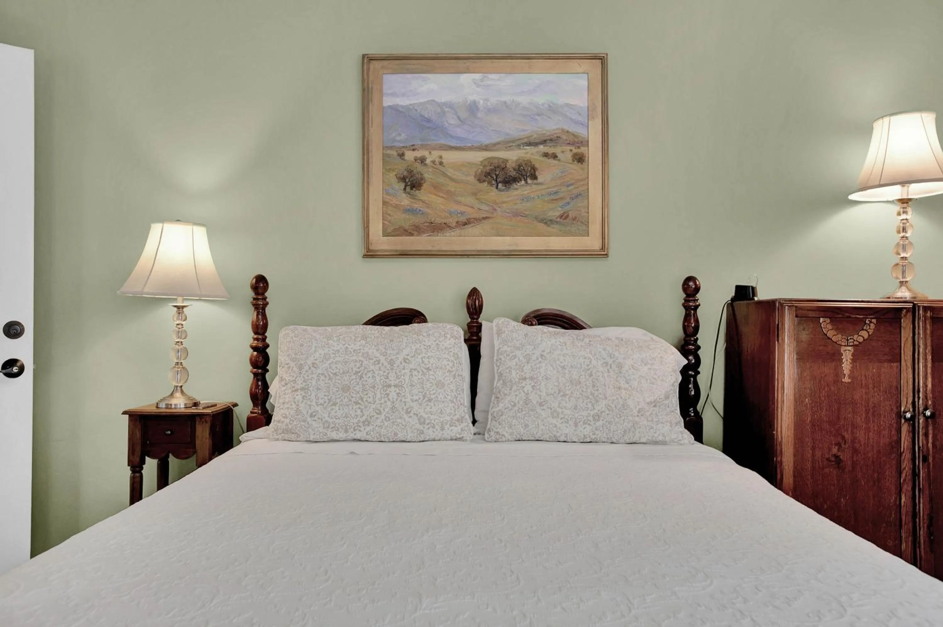 Bed in Arroyo Vista Inn