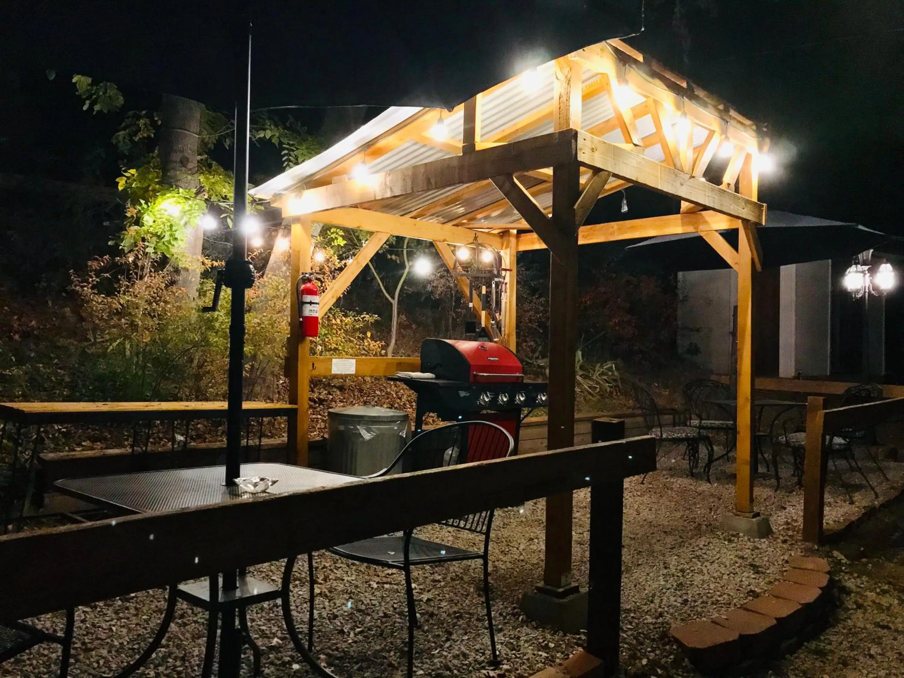 BBQ facilities in Sierra Mountain Lodge - Vacation Rentals - Yosemite