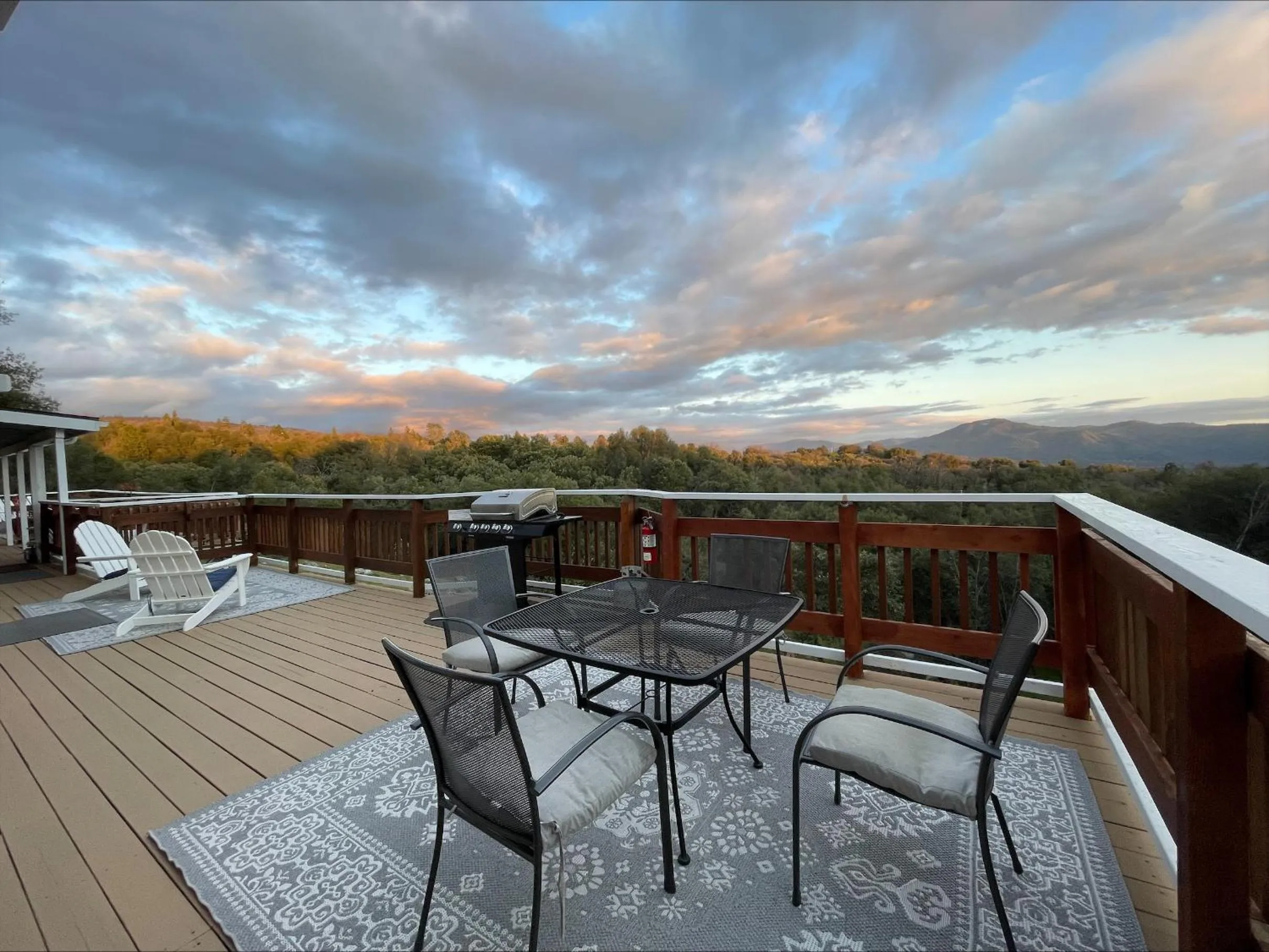 Patio in Sierra Mountain Lodge - Vacation Rentals - Yosemite