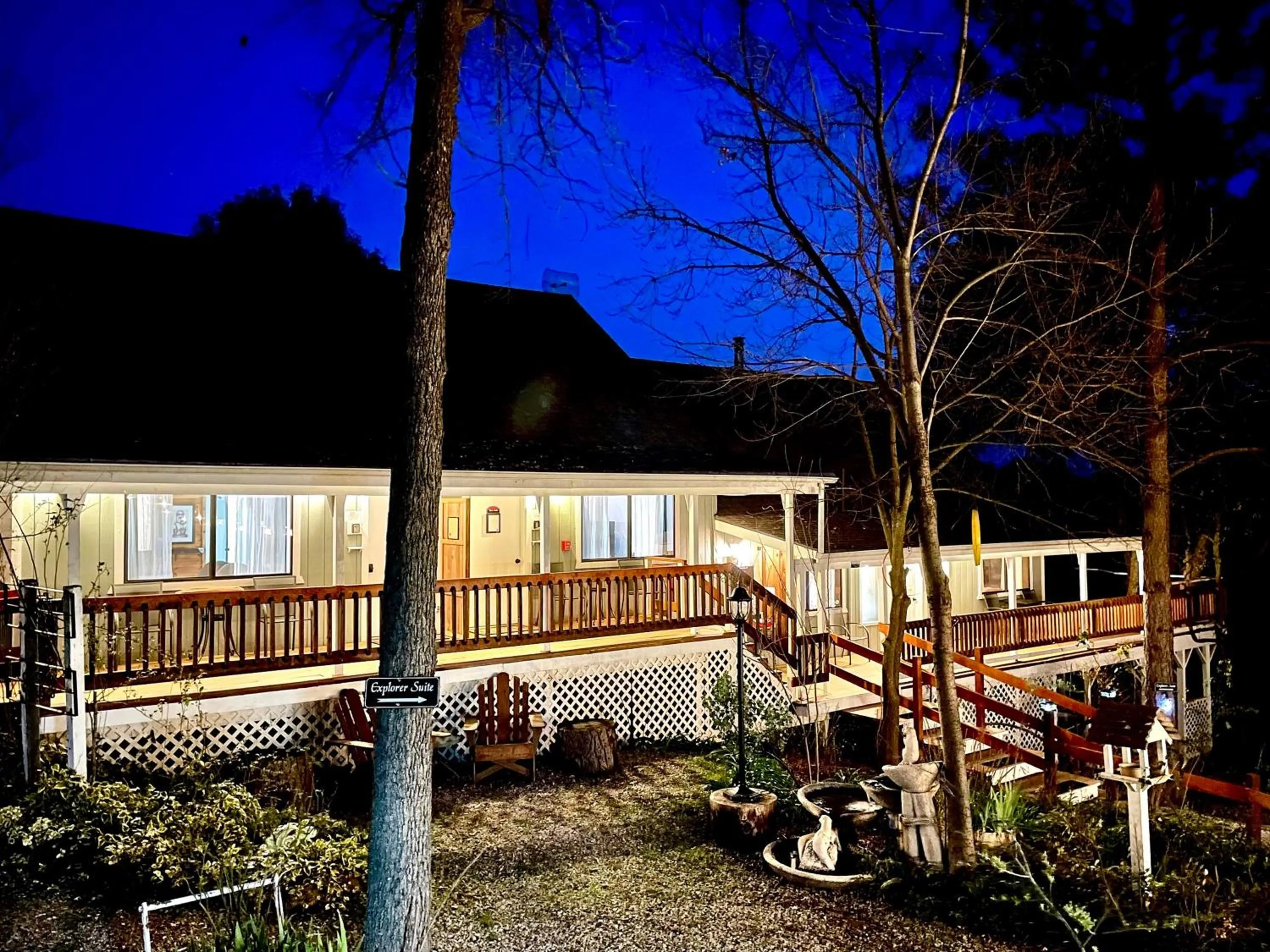 Property building in Sierra Mountain Lodge - Vacation Rentals - Yosemite