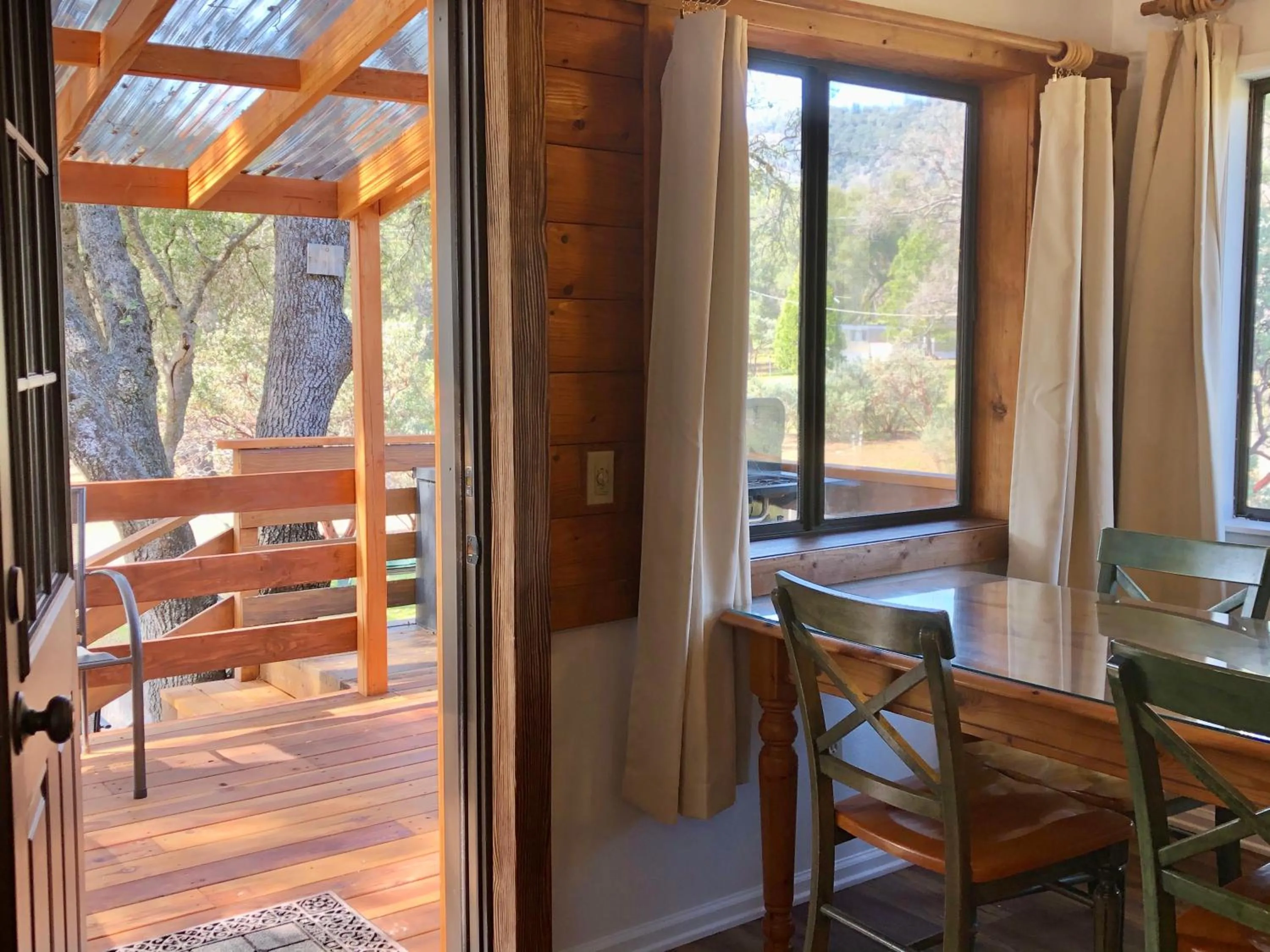 Patio in Sierra Mountain Lodge - Vacation Rentals - Yosemite